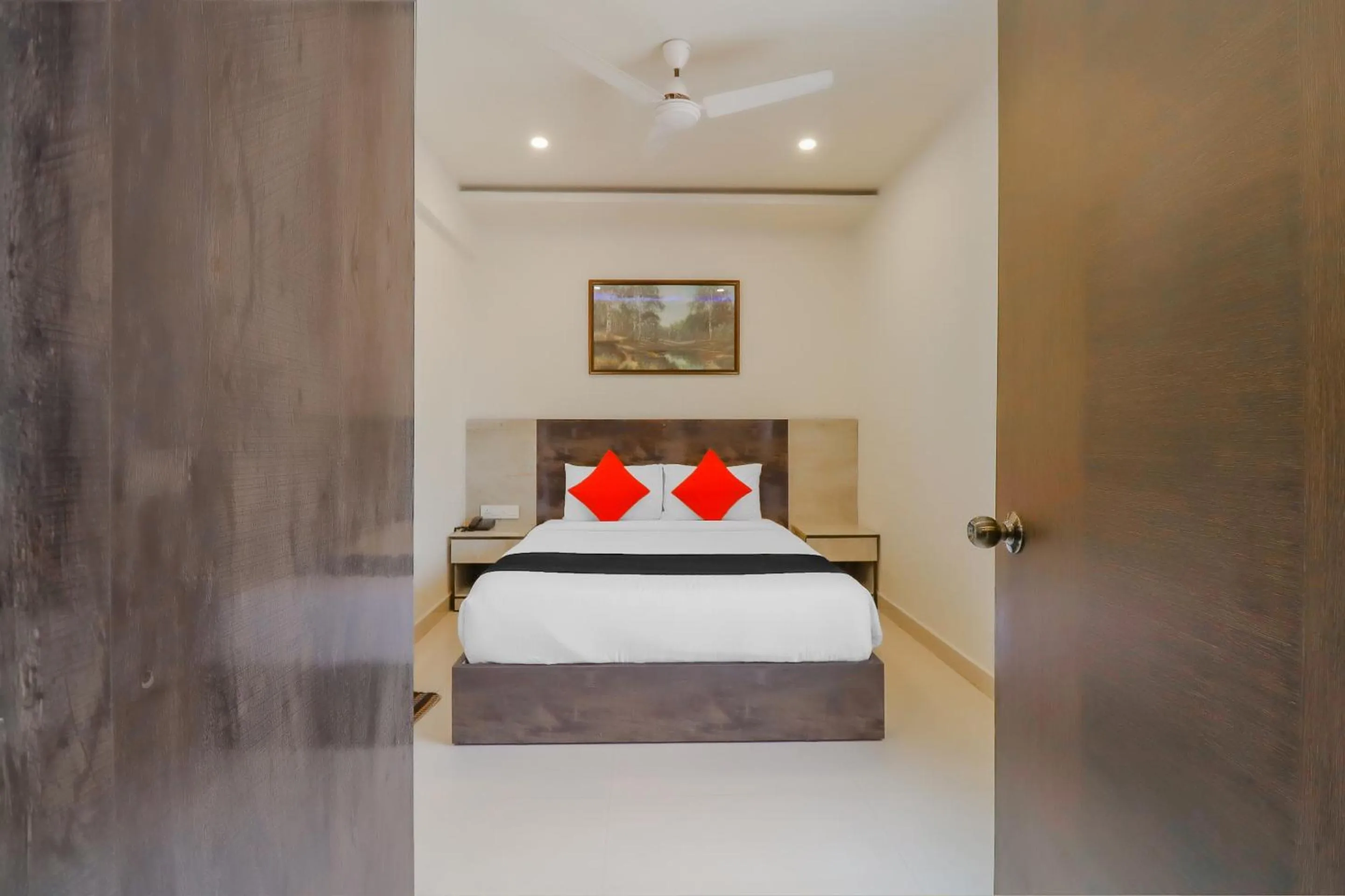 Bedroom, Bed in Capital O Royal Galaxy Finesse Near Phoenix Marketcity