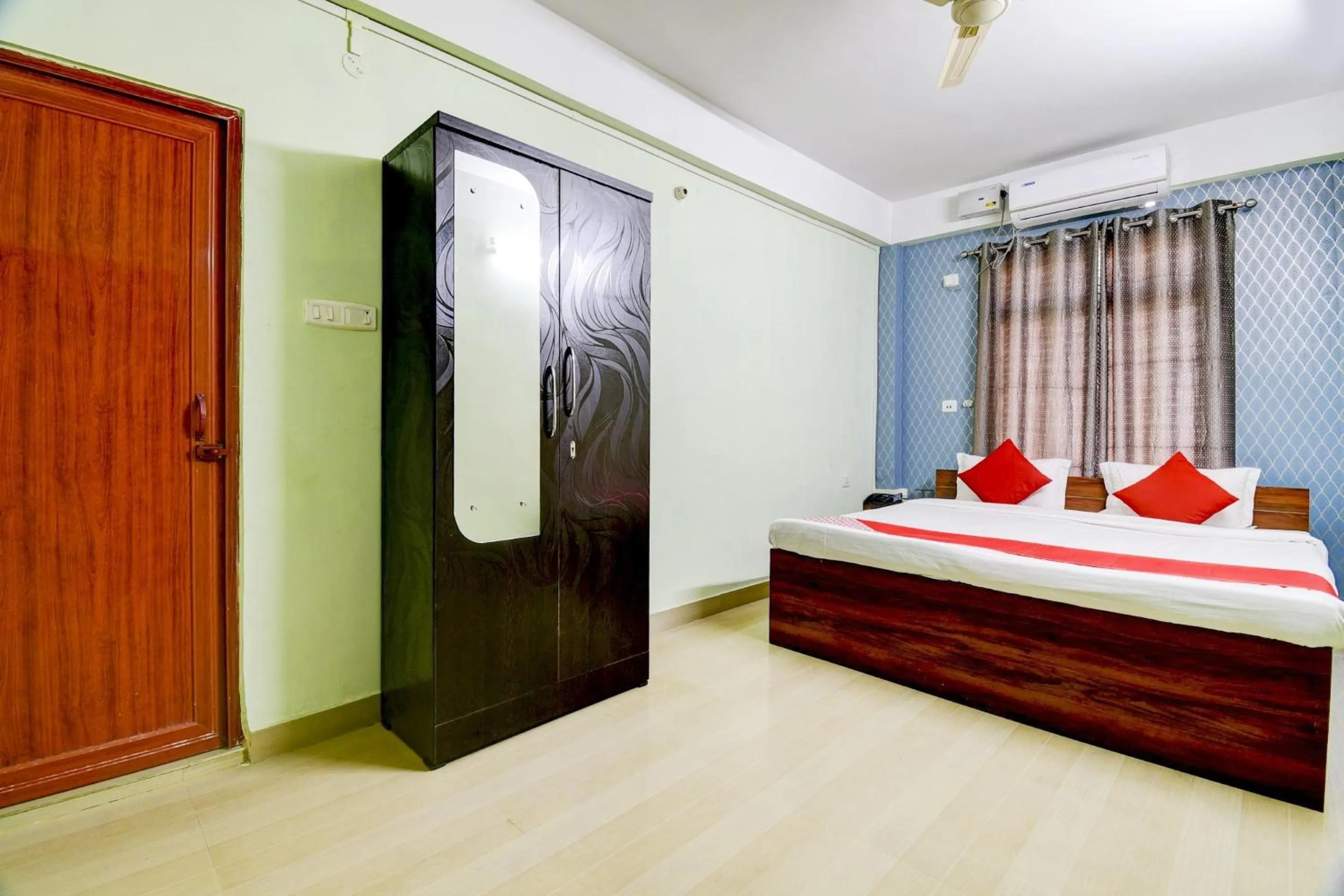 Bedroom, Bed in Super Hotel O The Dove Villa