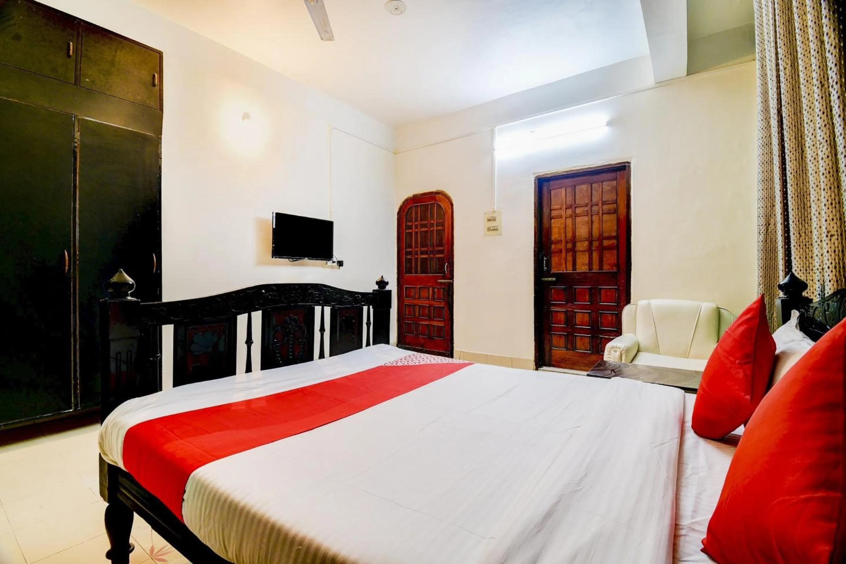 Bedroom, Bed in Super Hotel O The Dove Villa