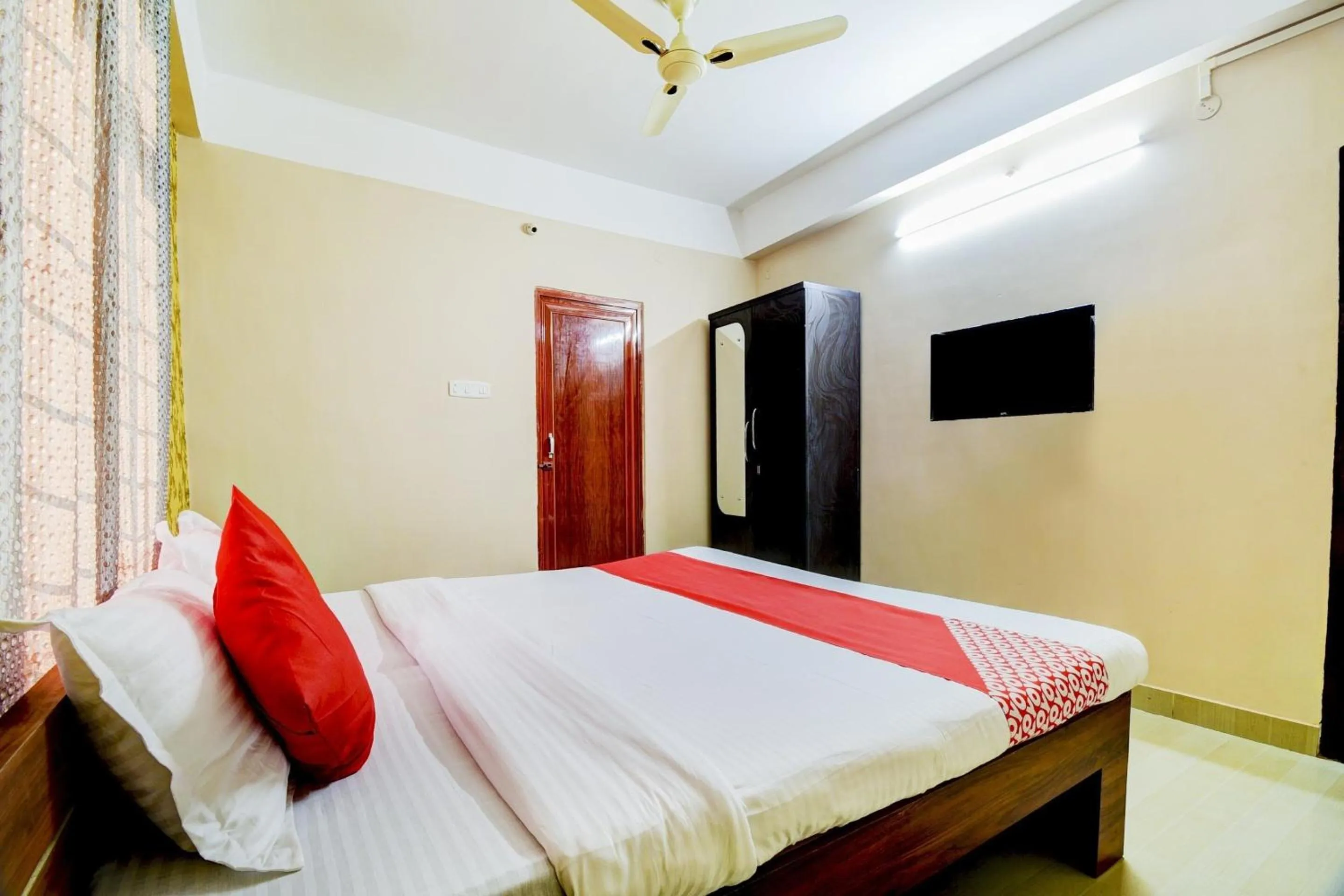 Bedroom, Bed in Super Hotel O The Dove Villa