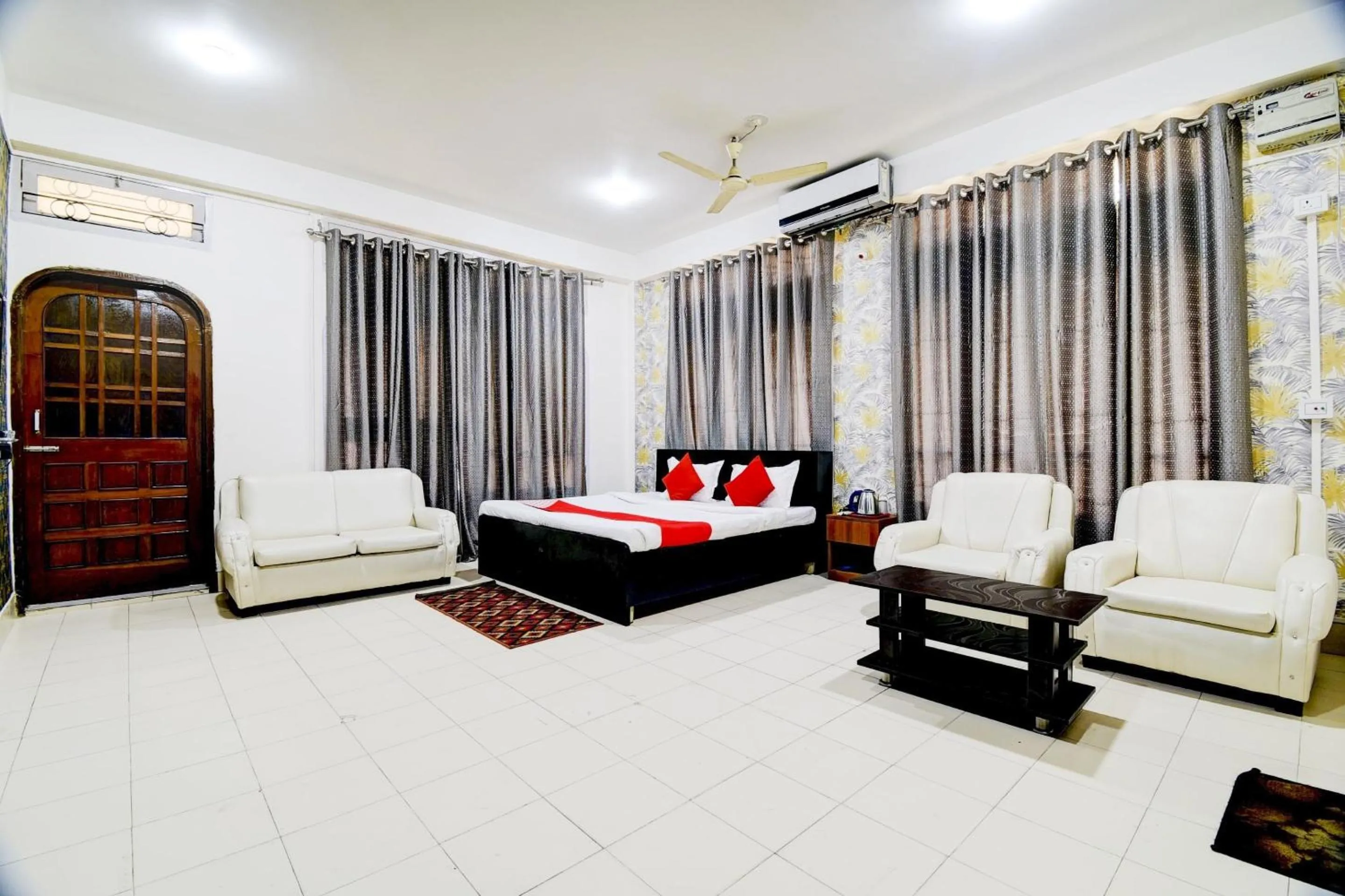 Bedroom in Super Hotel O The Dove Villa