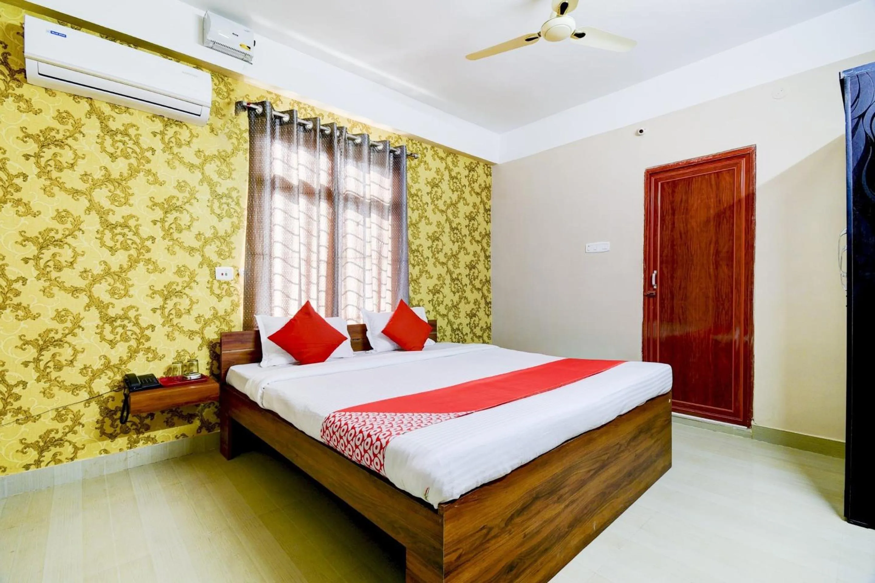 Bedroom, Bed in Super Hotel O The Dove Villa