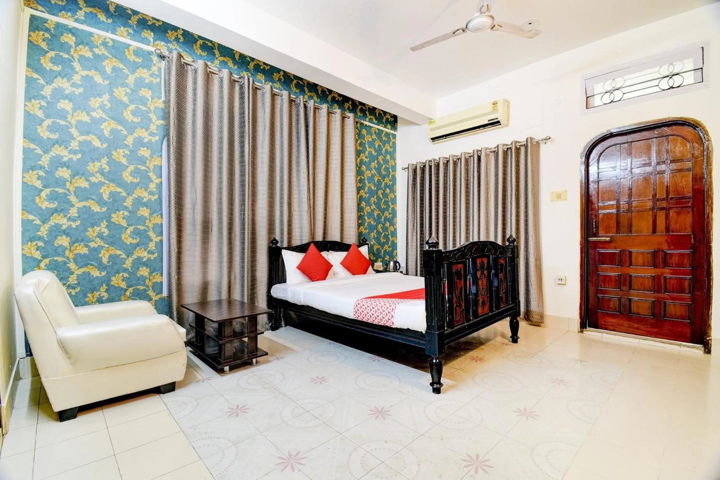 Bedroom, Bed in Super Hotel O The Dove Villa