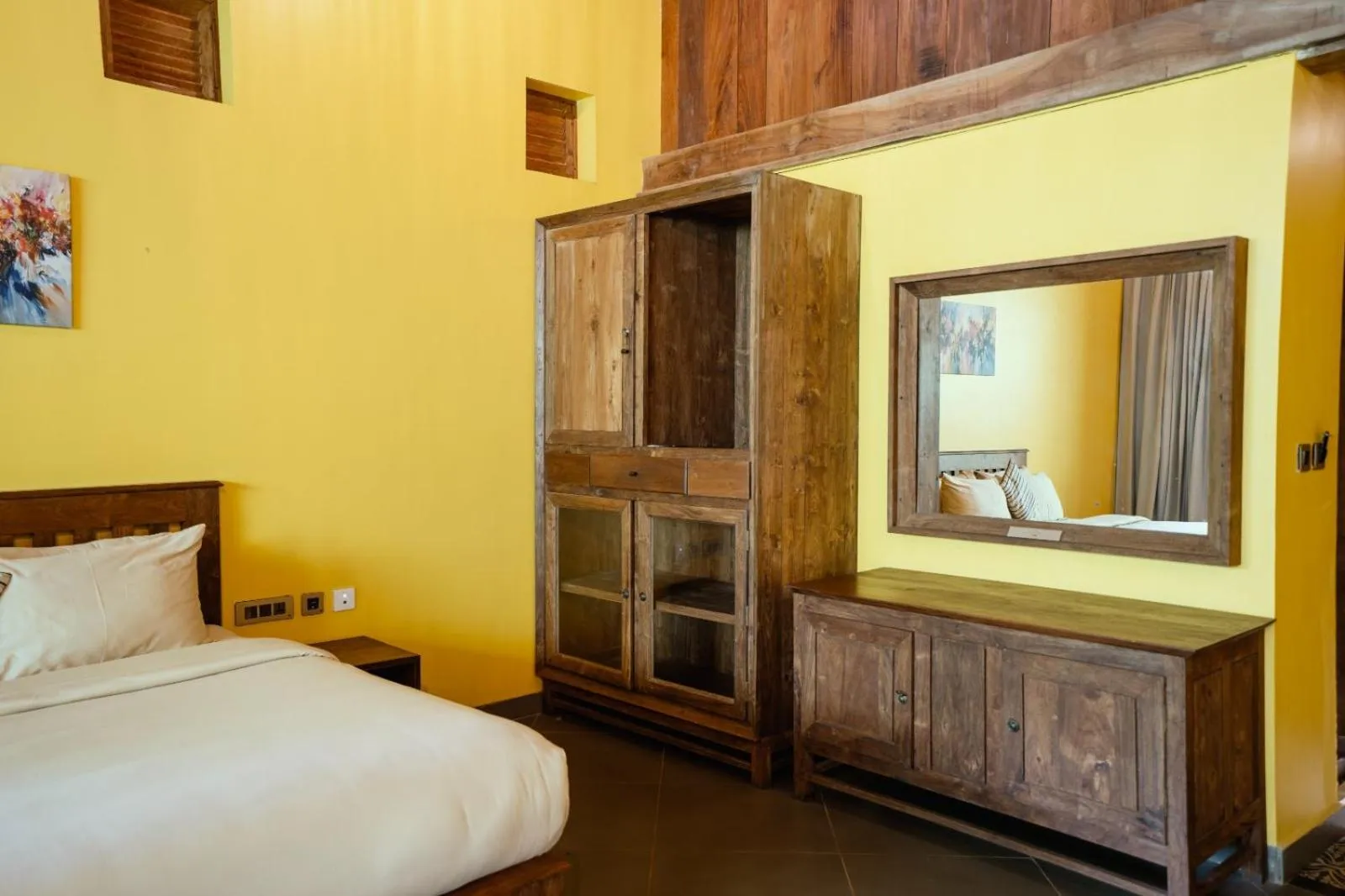 Bed in BARSATI Ranches