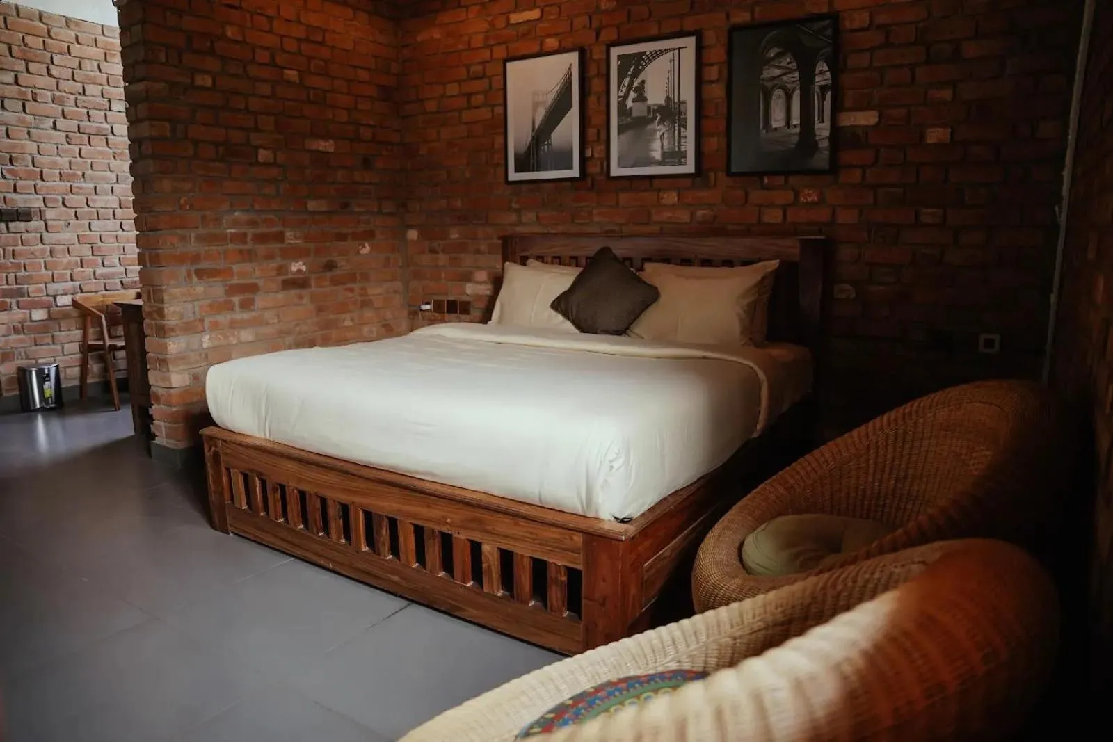 Bed in BARSATI Ranches