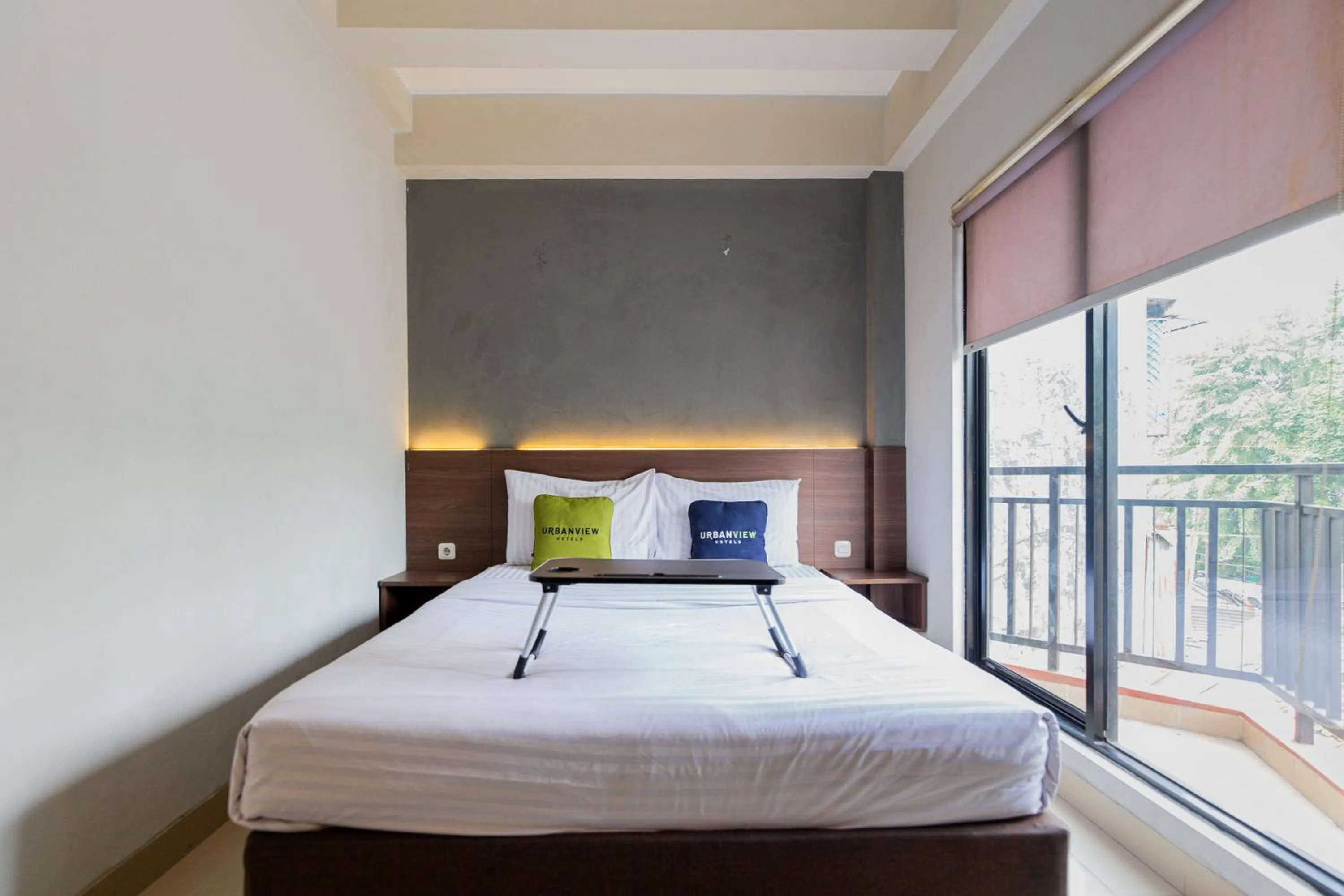 Bed in Urbanview Hotel Slipi Inn Palmerah