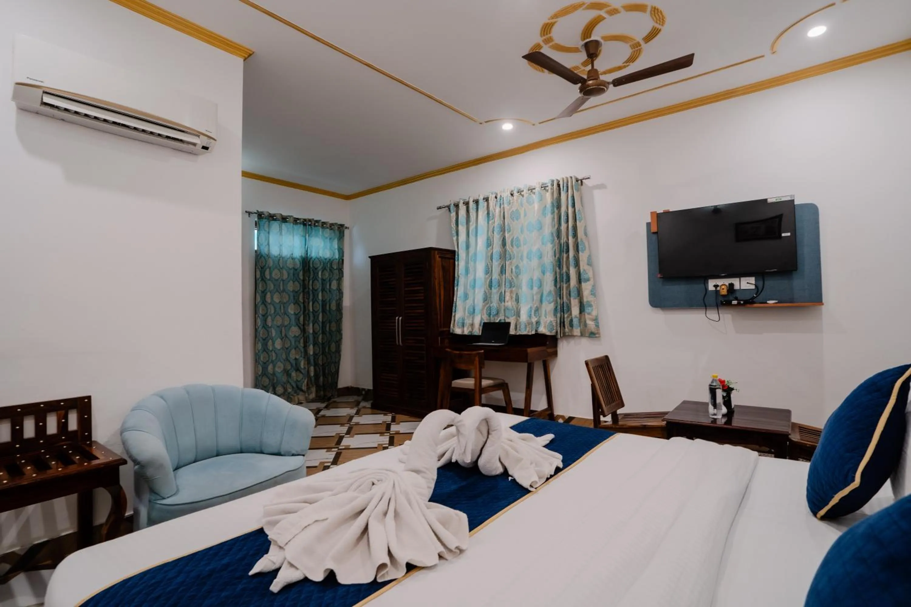 Photo of the whole room, Bed in Ramas Resort