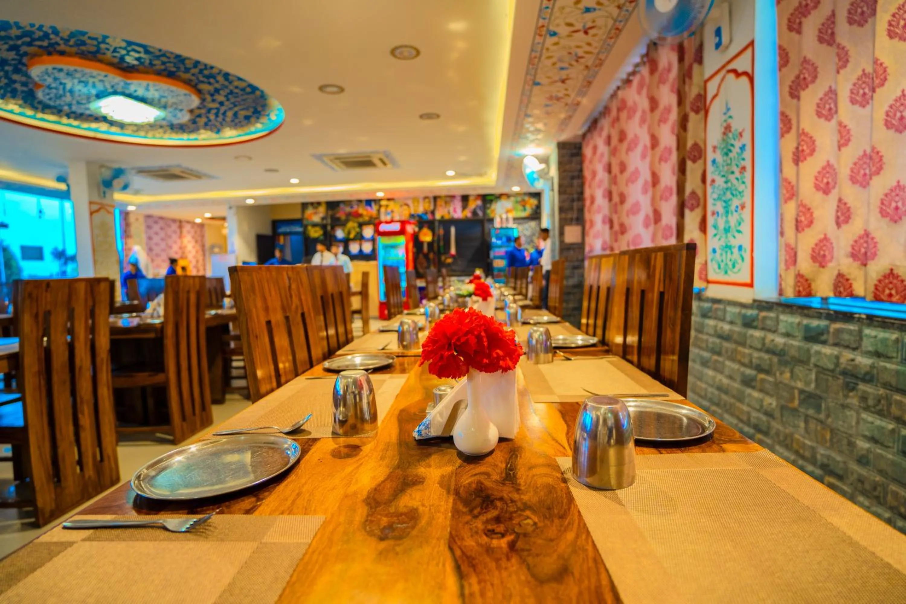 Restaurant/places to eat in Ramas Resort