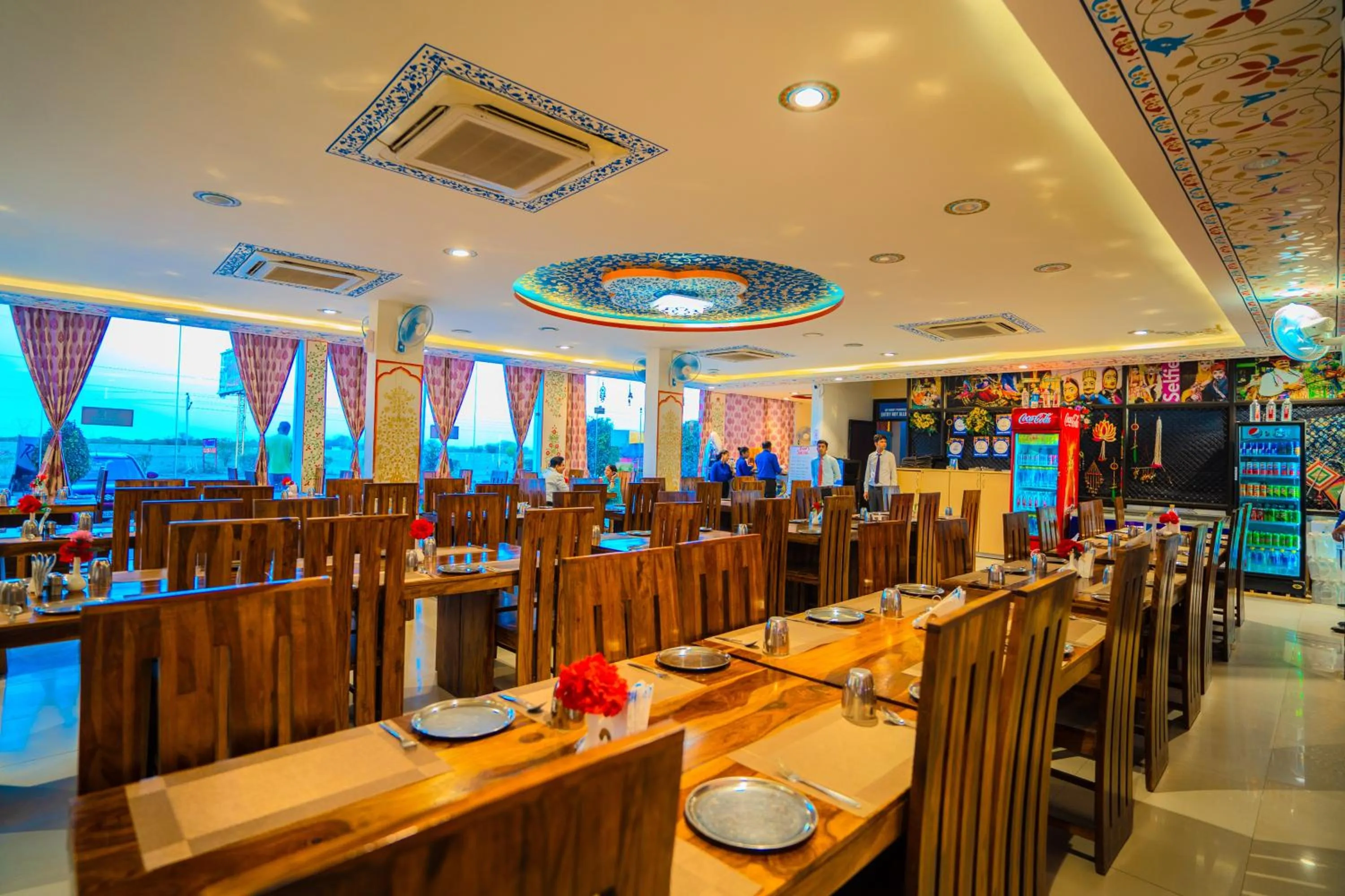 Restaurant/places to eat in Ramas Resort