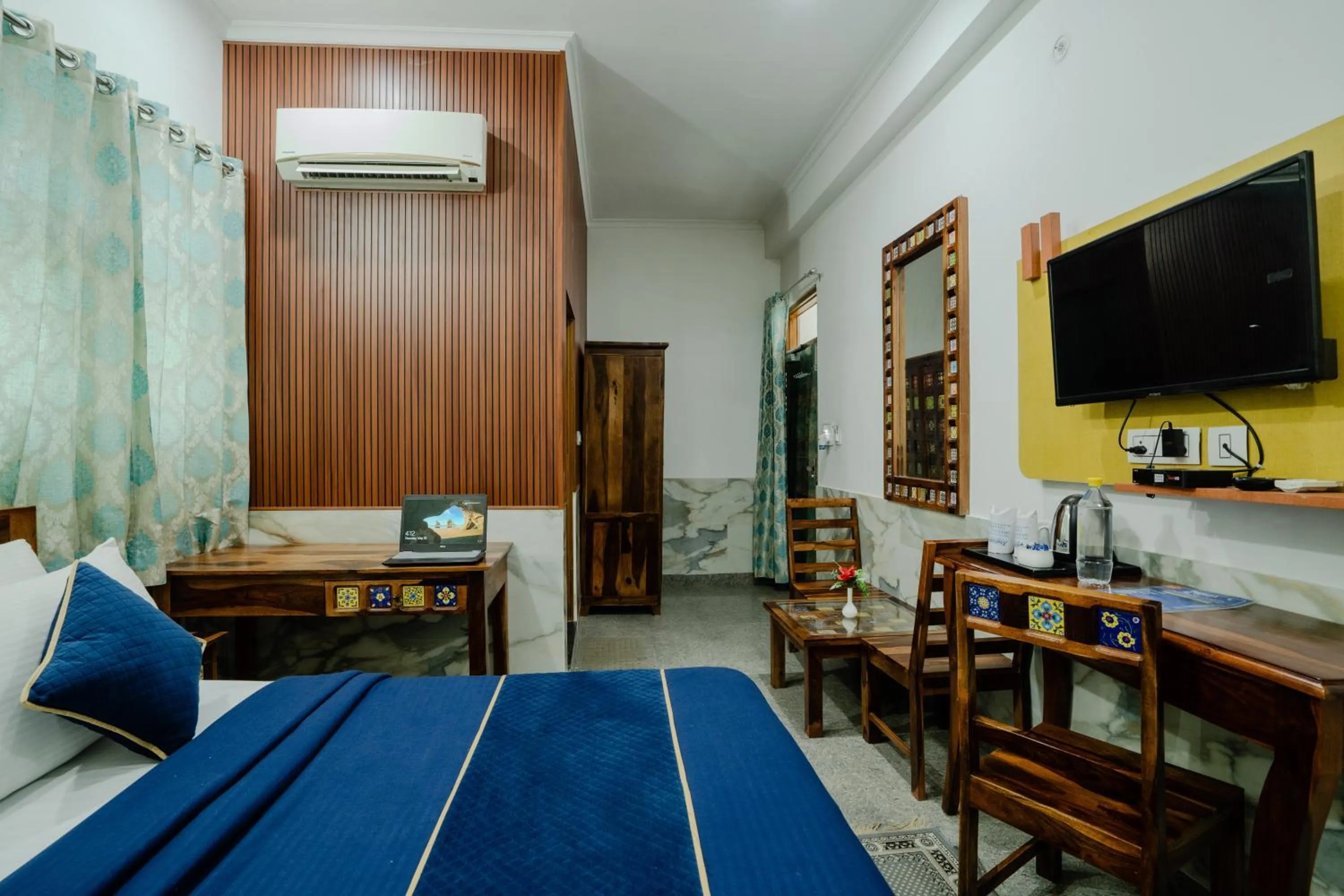 Photo of the whole room, Bed in Ramas Resort