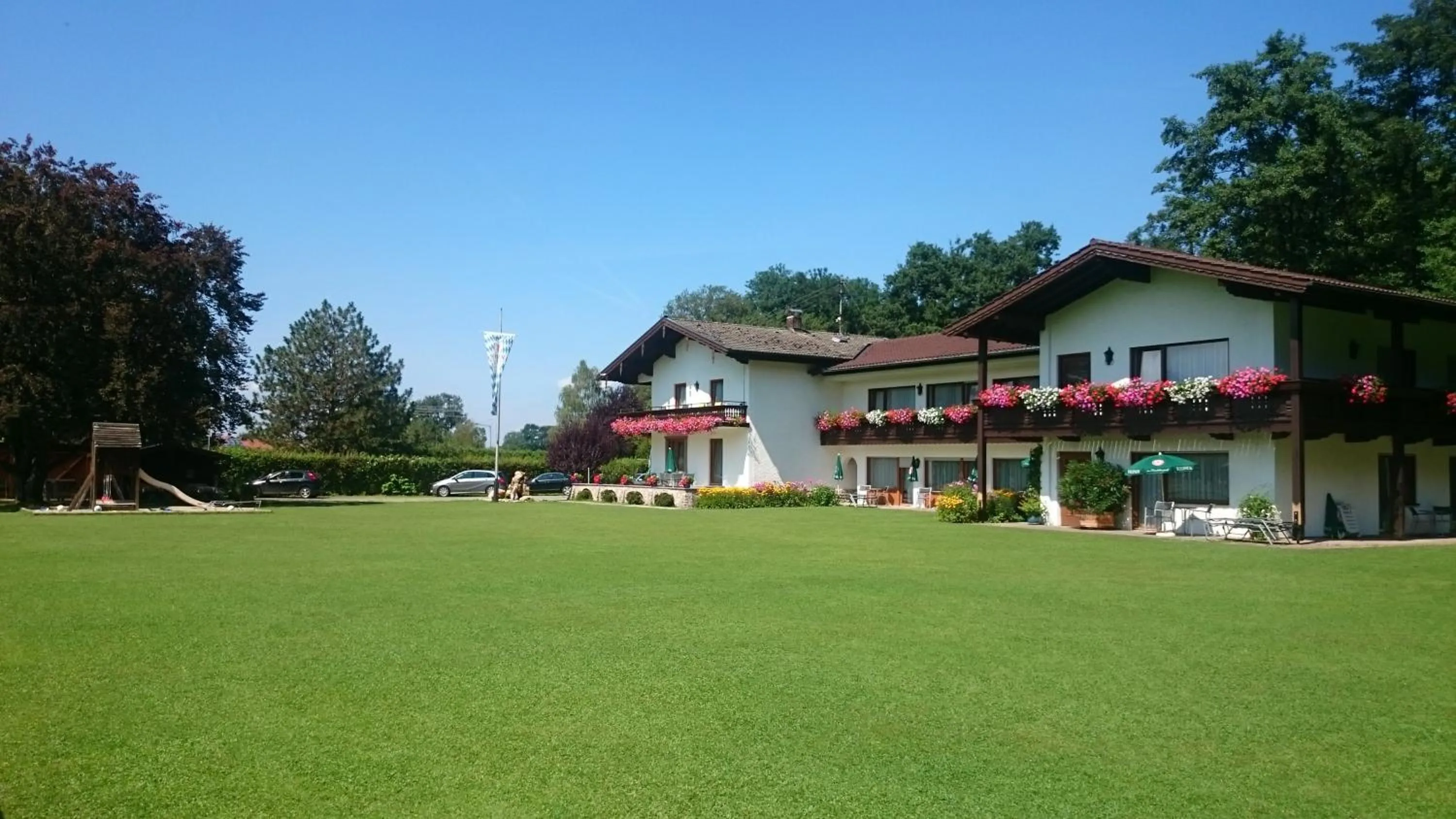 Property building in Haus Waldesruh