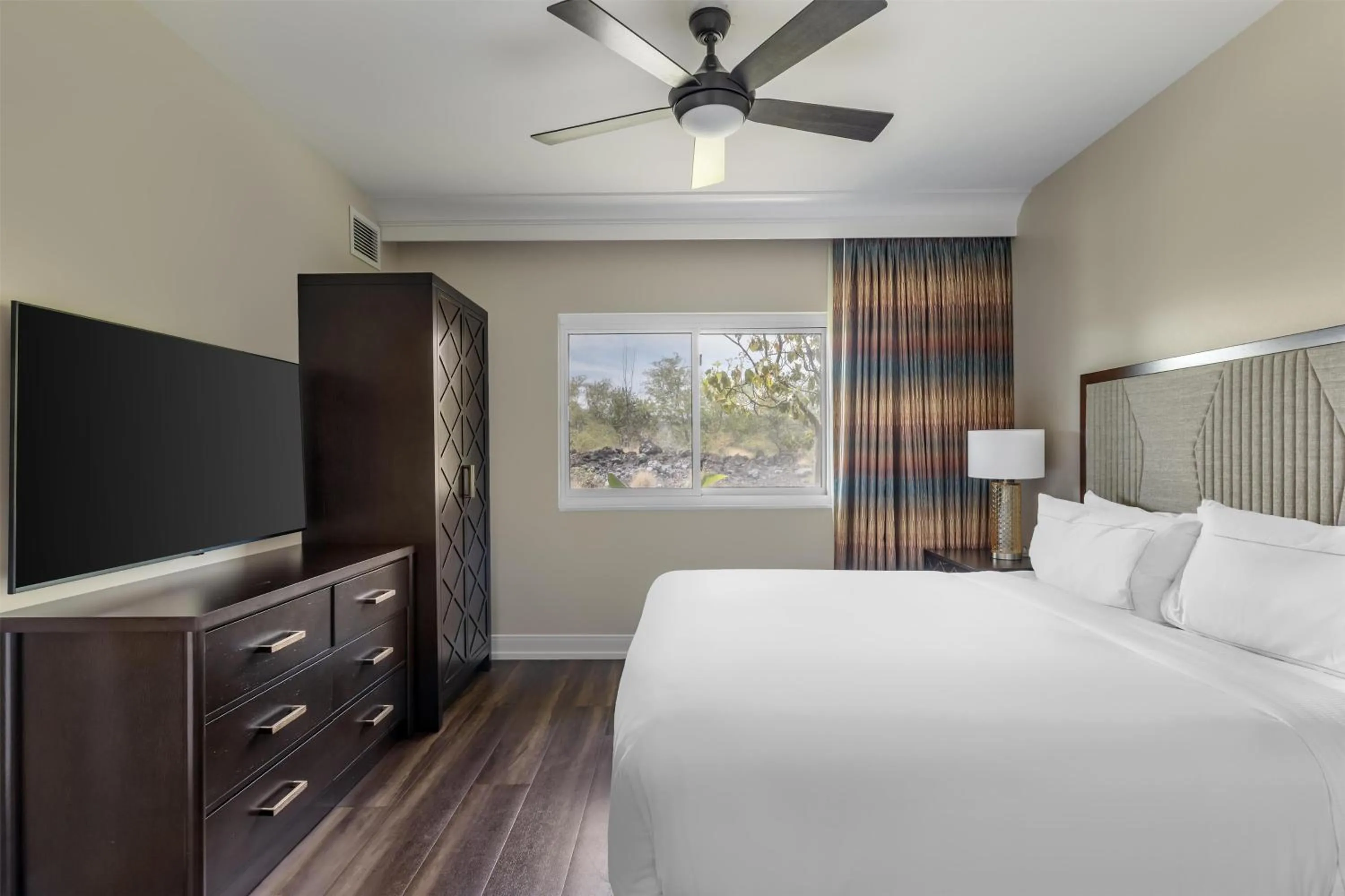 Bed in Hilton Grand Vacations Club Kings Land Waikoloa