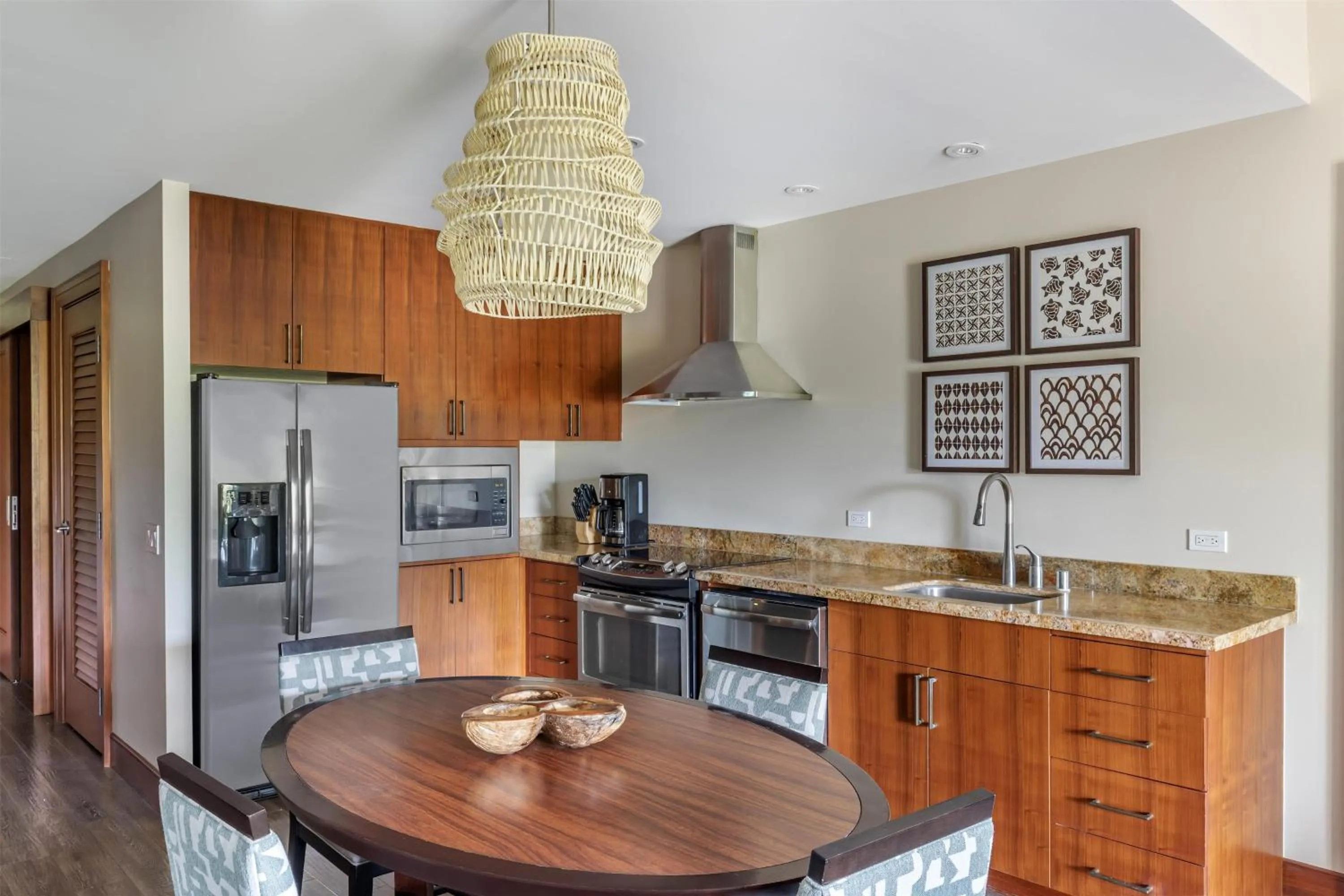 Kitchen or kitchenette in Hilton Grand Vacations Club Kings Land Waikoloa