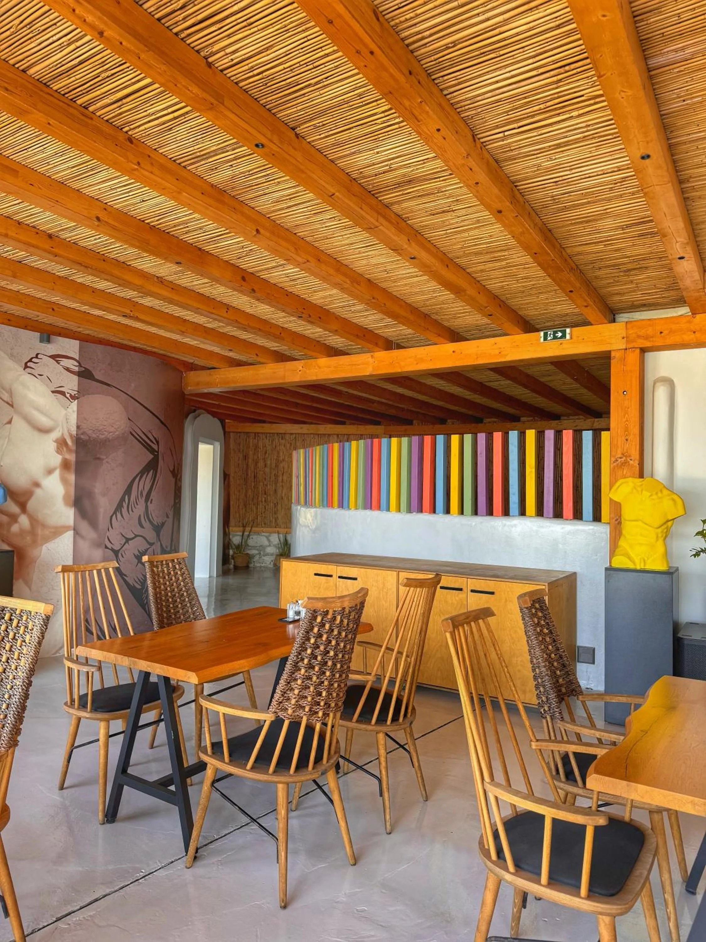 Restaurant/places to eat in Akkadian LGBT Boutique Hotel