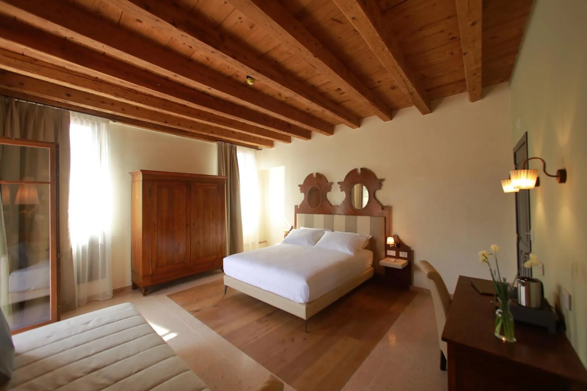 Photo of the whole room, Bed in Corte Regia Relais & Spa