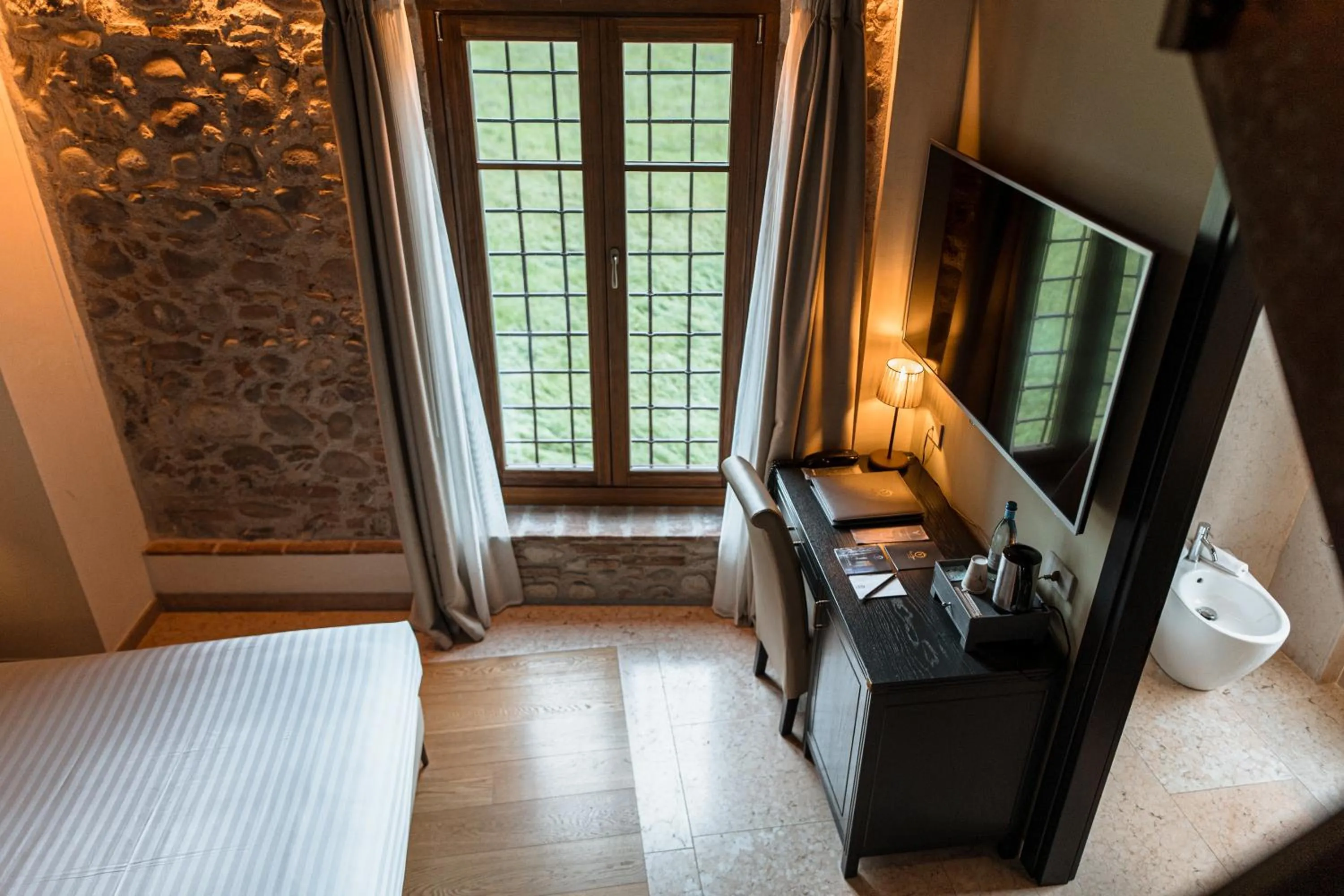 Photo of the whole room, Bed in Corte Regia Relais & Spa