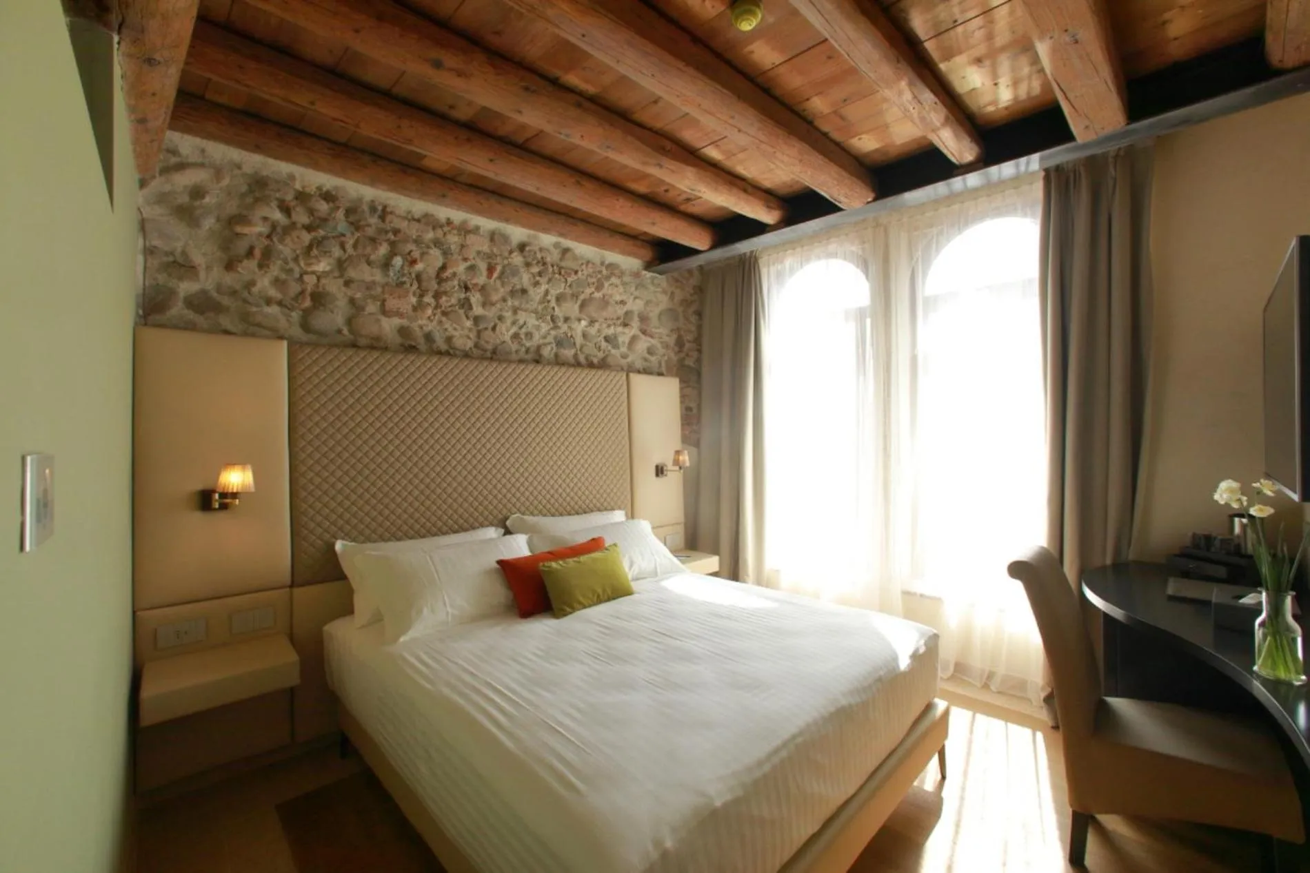 Photo of the whole room, Bed in Corte Regia Relais & Spa
