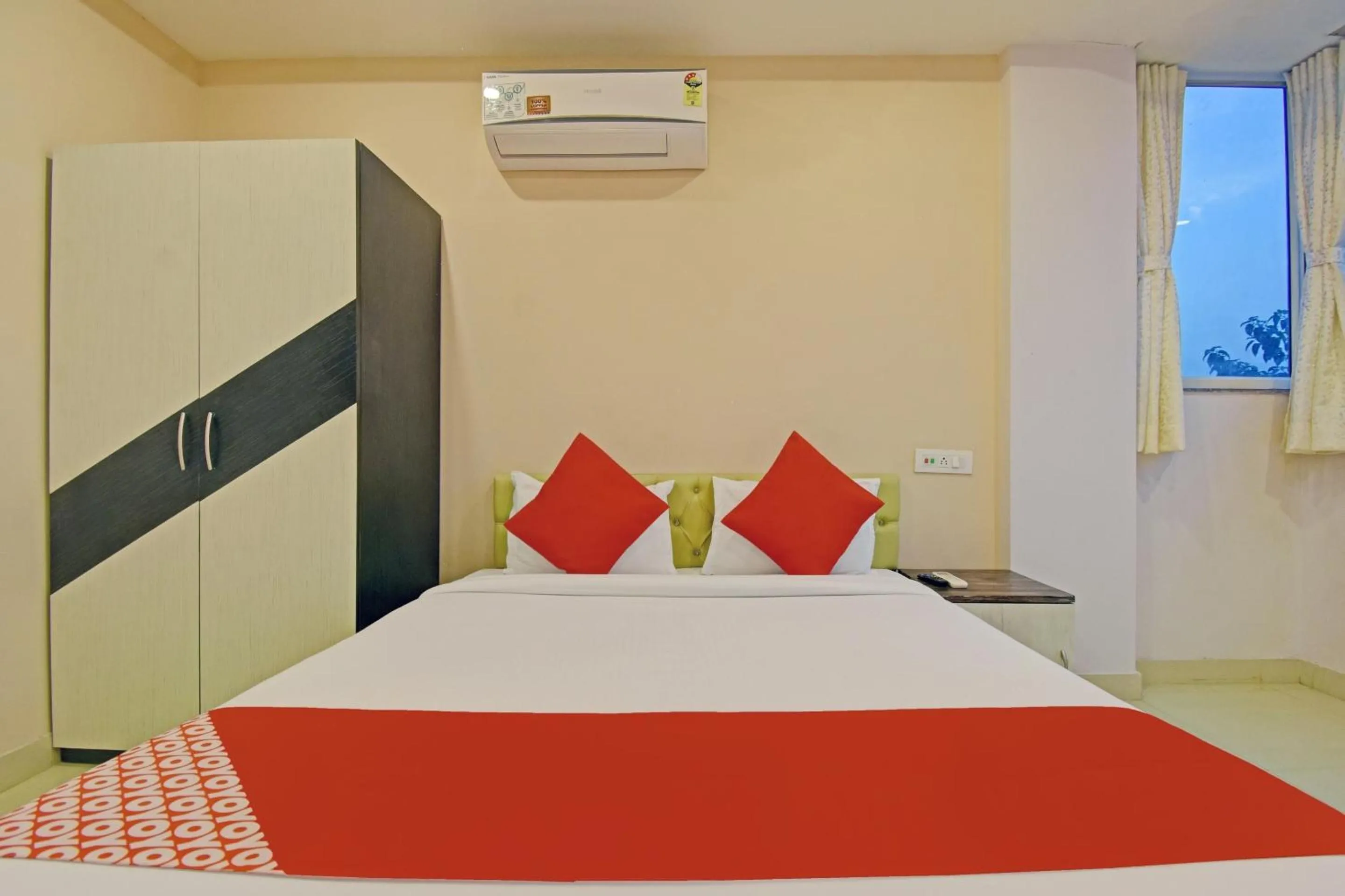 Bedroom, Bed in Hotel O by OYO Newtown Galaxy