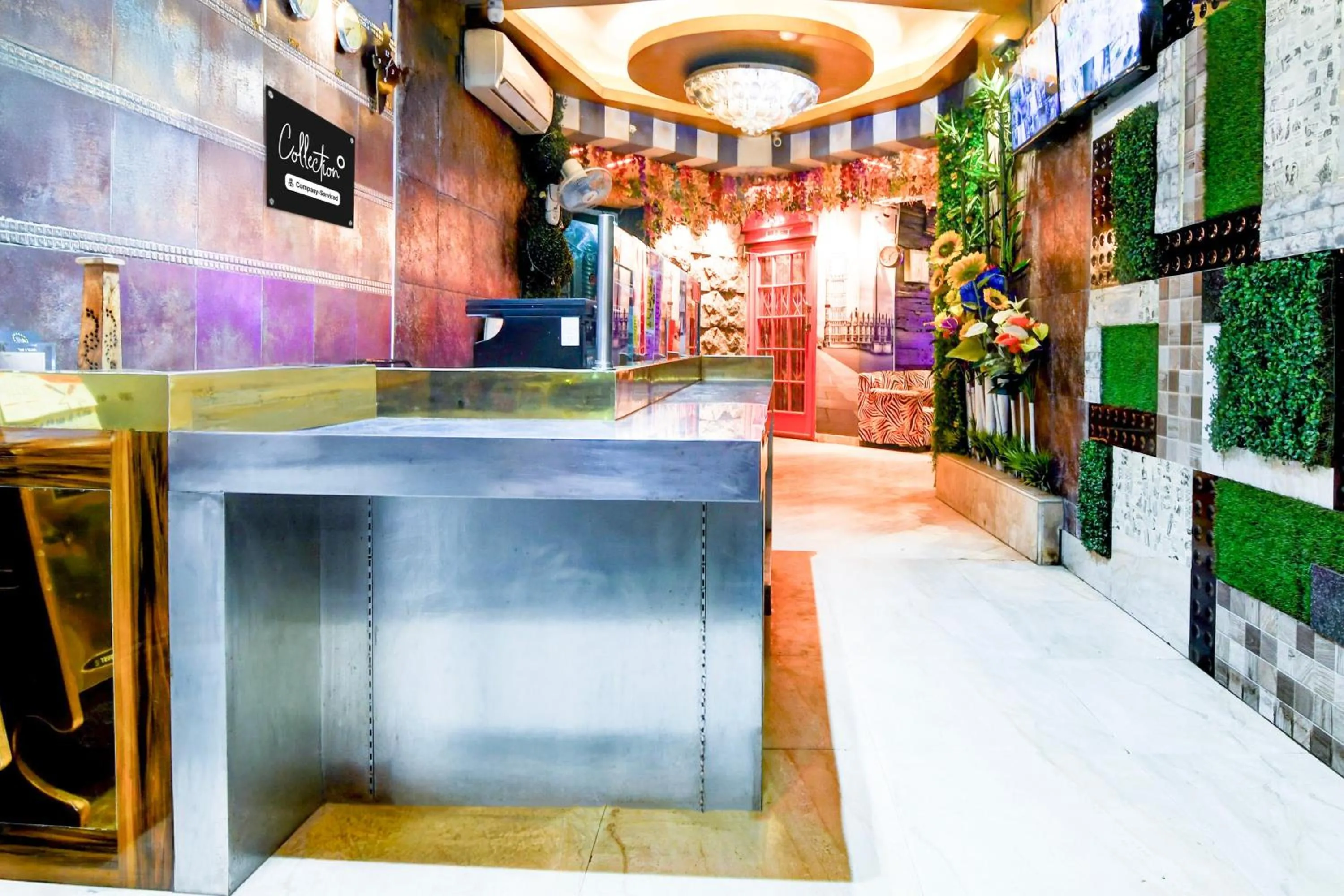 Lobby or reception in Super Collection O Circus Avenue Road Formerly Hotel Rockstar