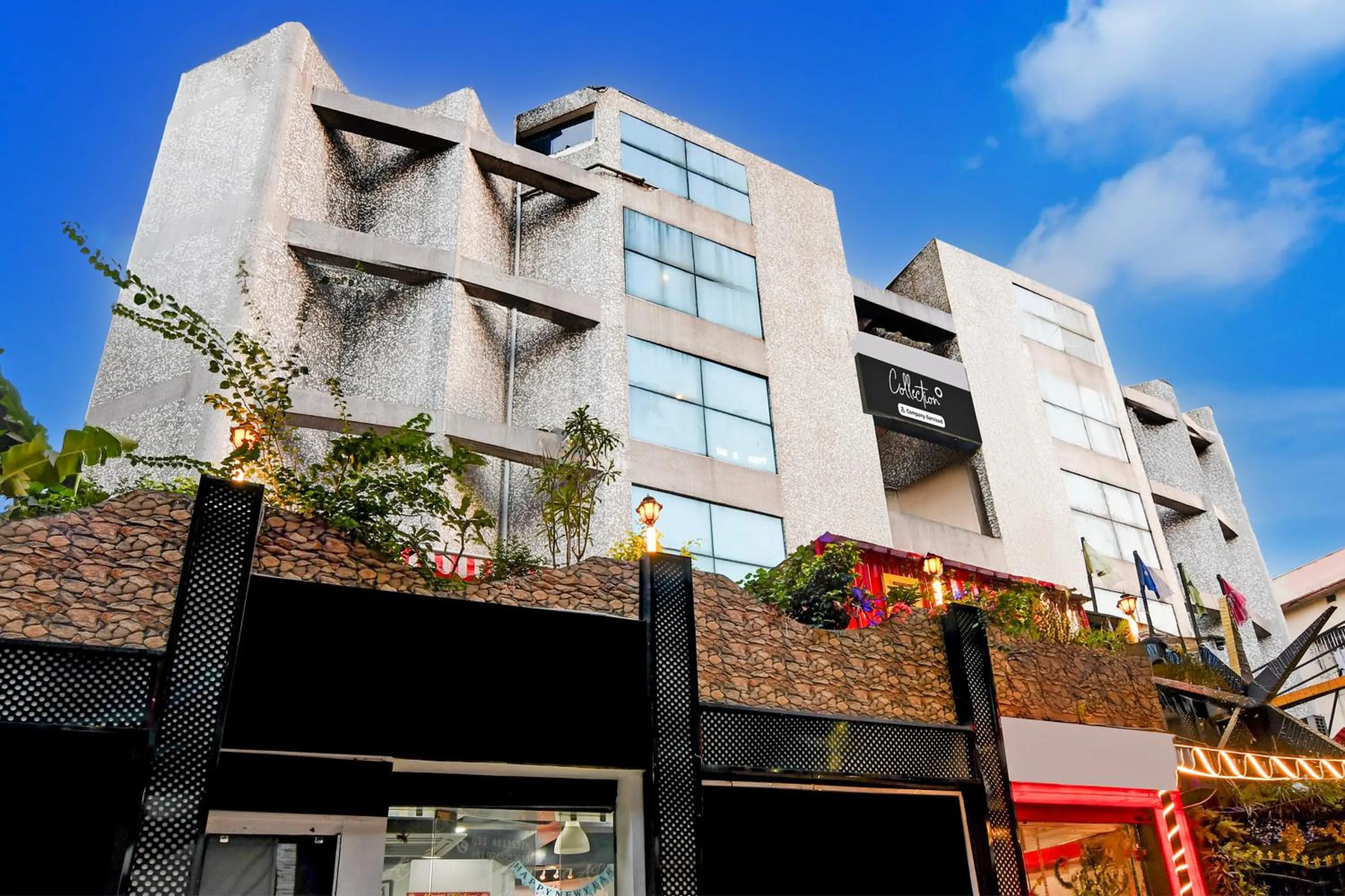 Facade/entrance in Super Collection O Circus Avenue Road Formerly Hotel Rockstar