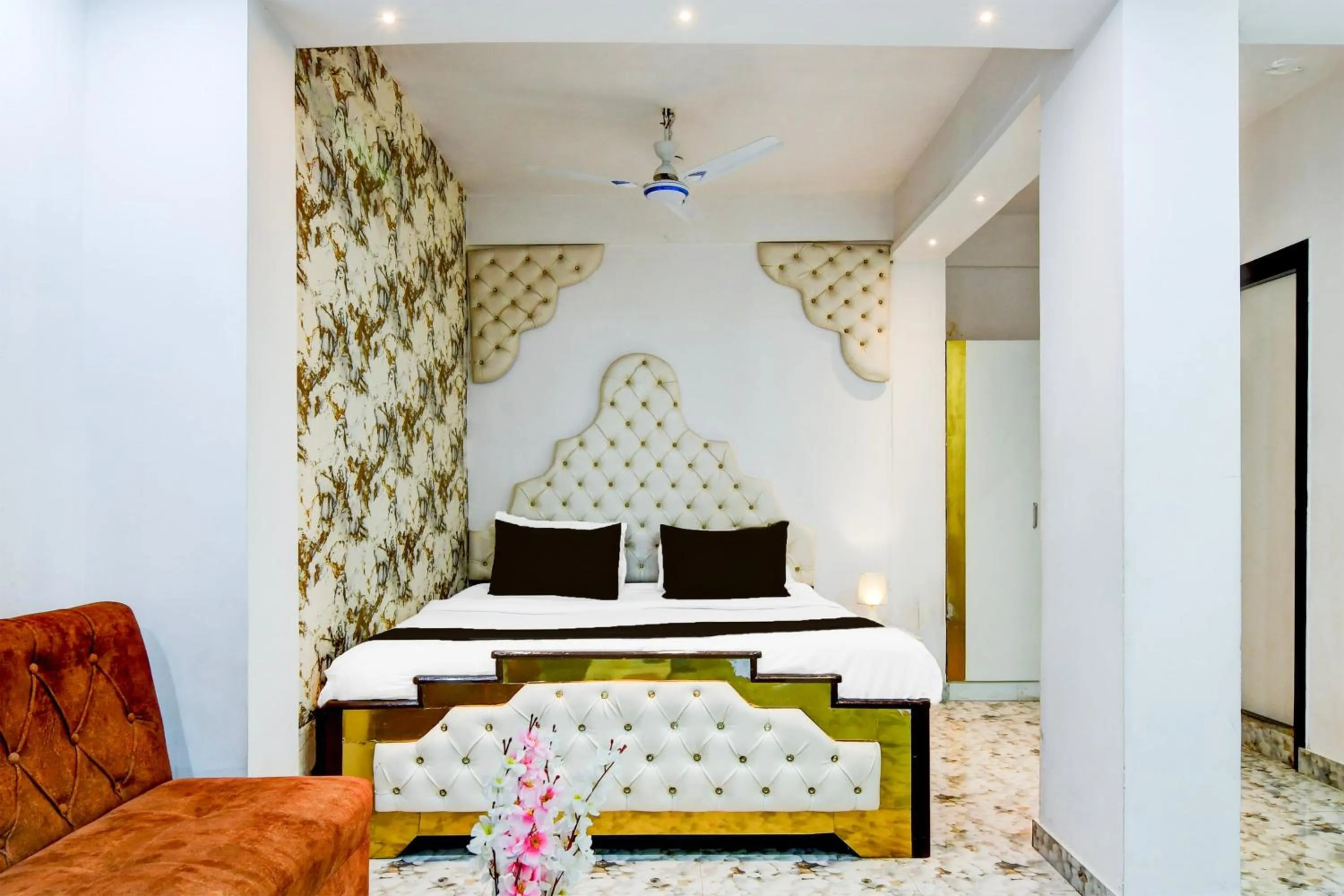 Bedroom, Bed in Super Collection O Circus Avenue Road Formerly Hotel Rockstar