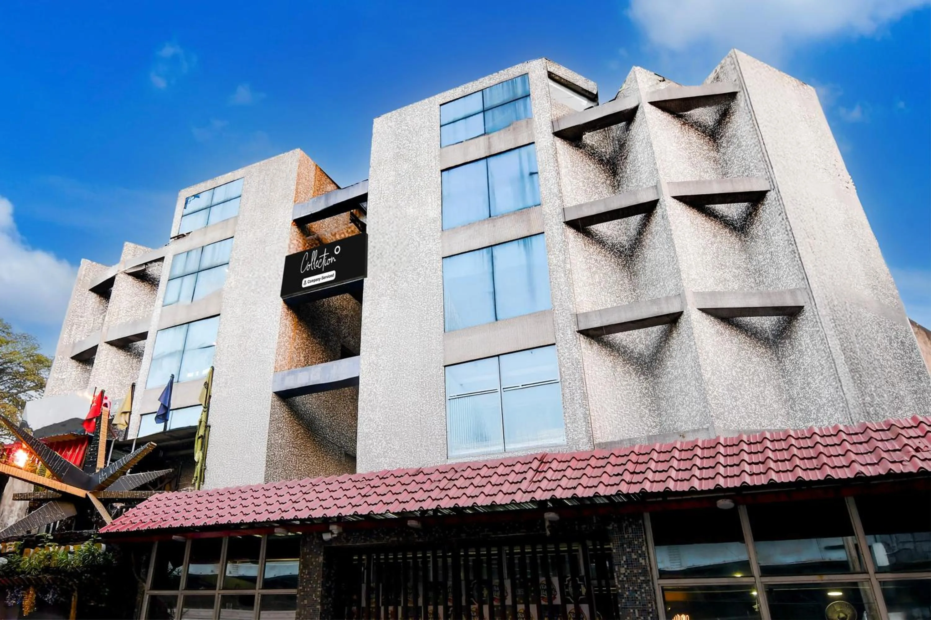 Facade/entrance in Super Collection O Circus Avenue Road Formerly Hotel Rockstar