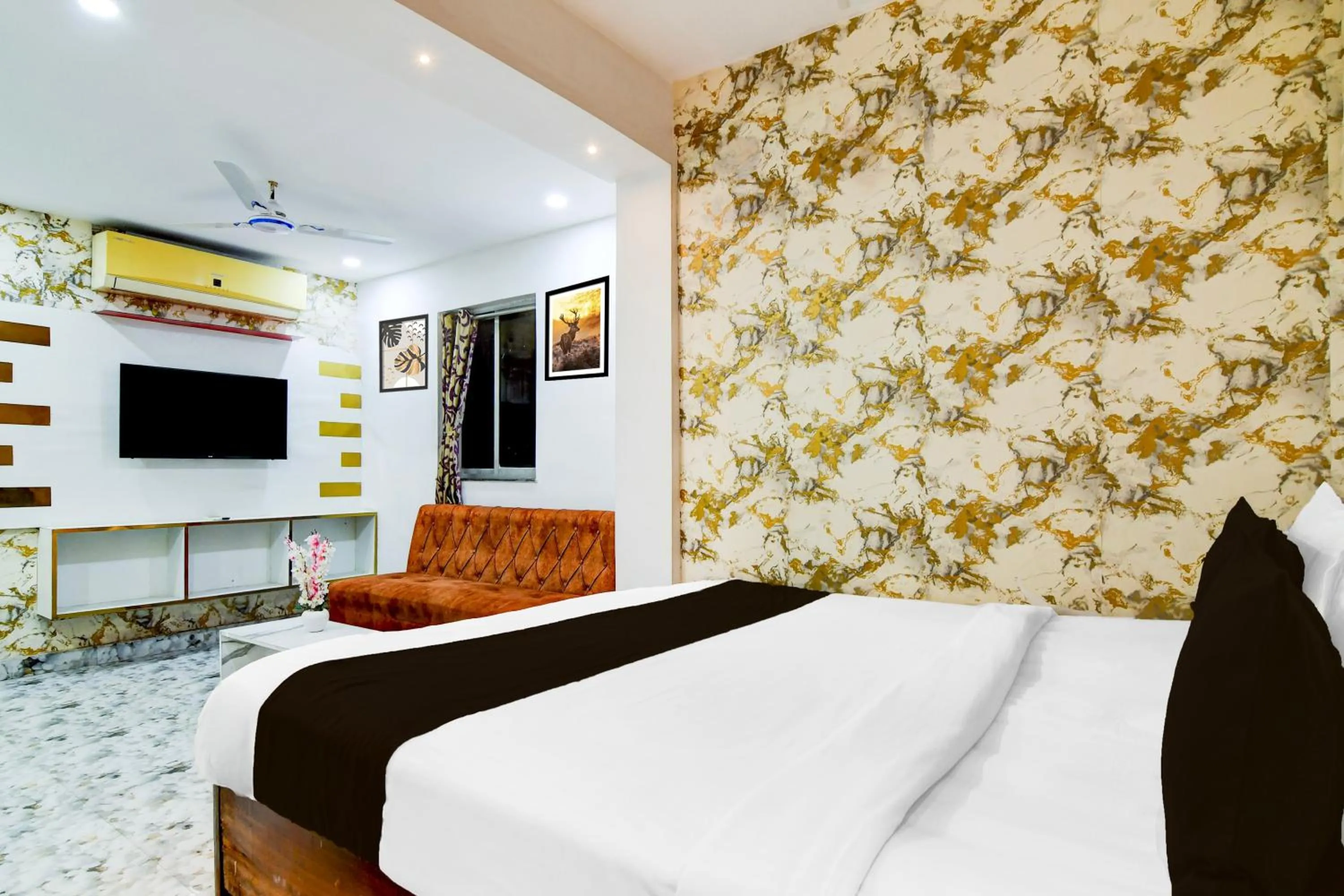 Bedroom, Bed in Super Collection O Circus Avenue Road Formerly Hotel Rockstar