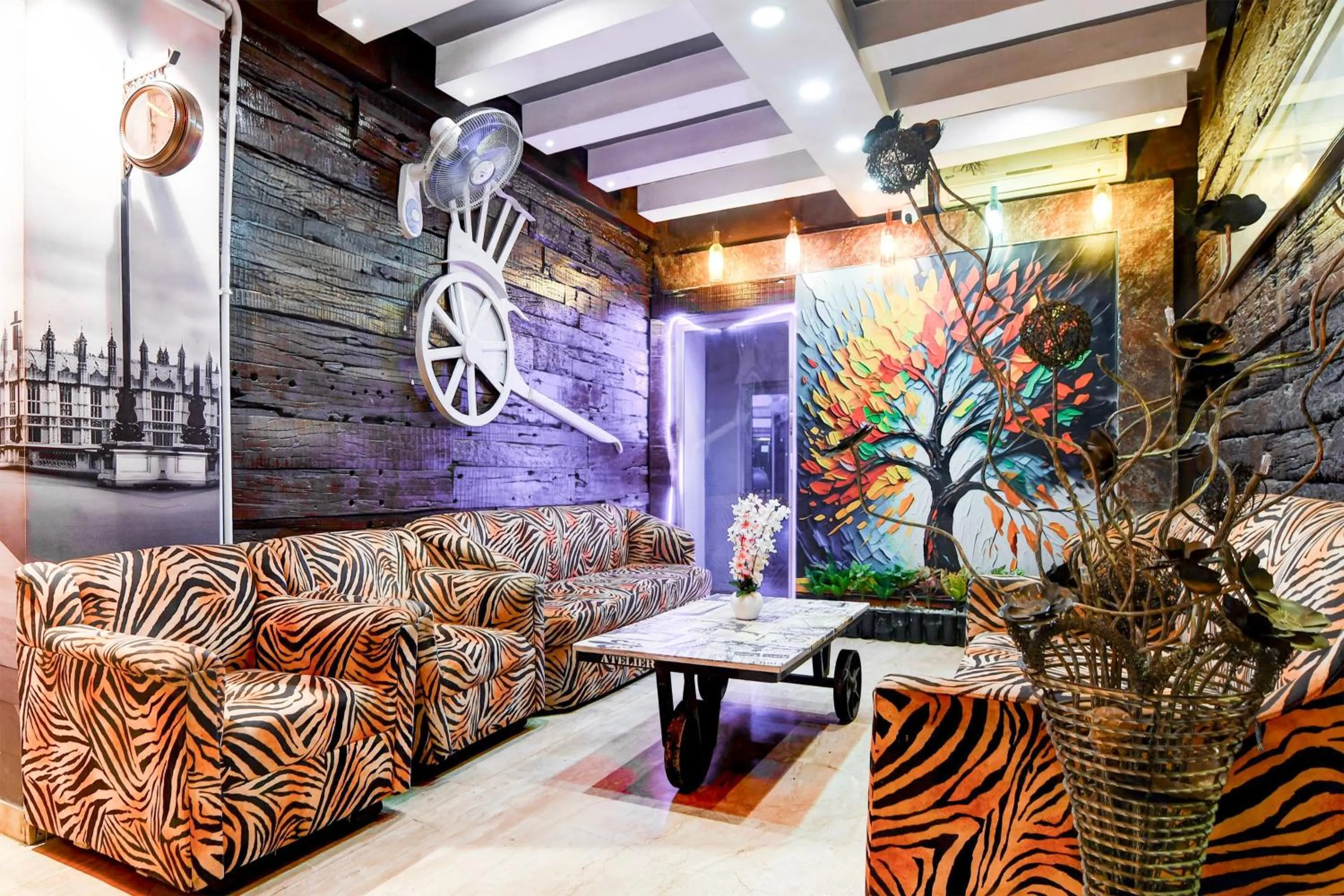 Lobby or reception in Super Collection O Circus Avenue Road Formerly Hotel Rockstar