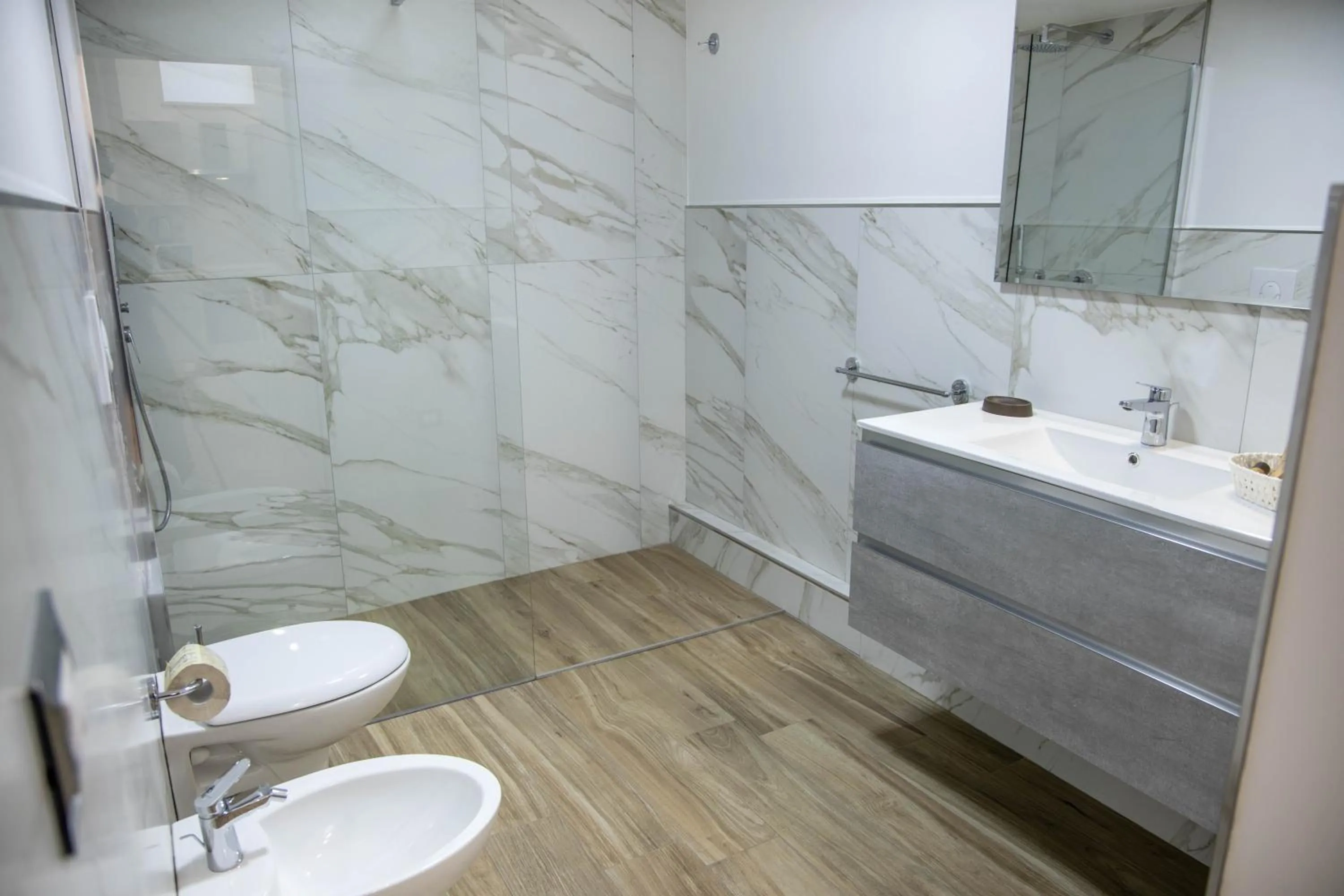 Shower in Beltrani Rent Rooms