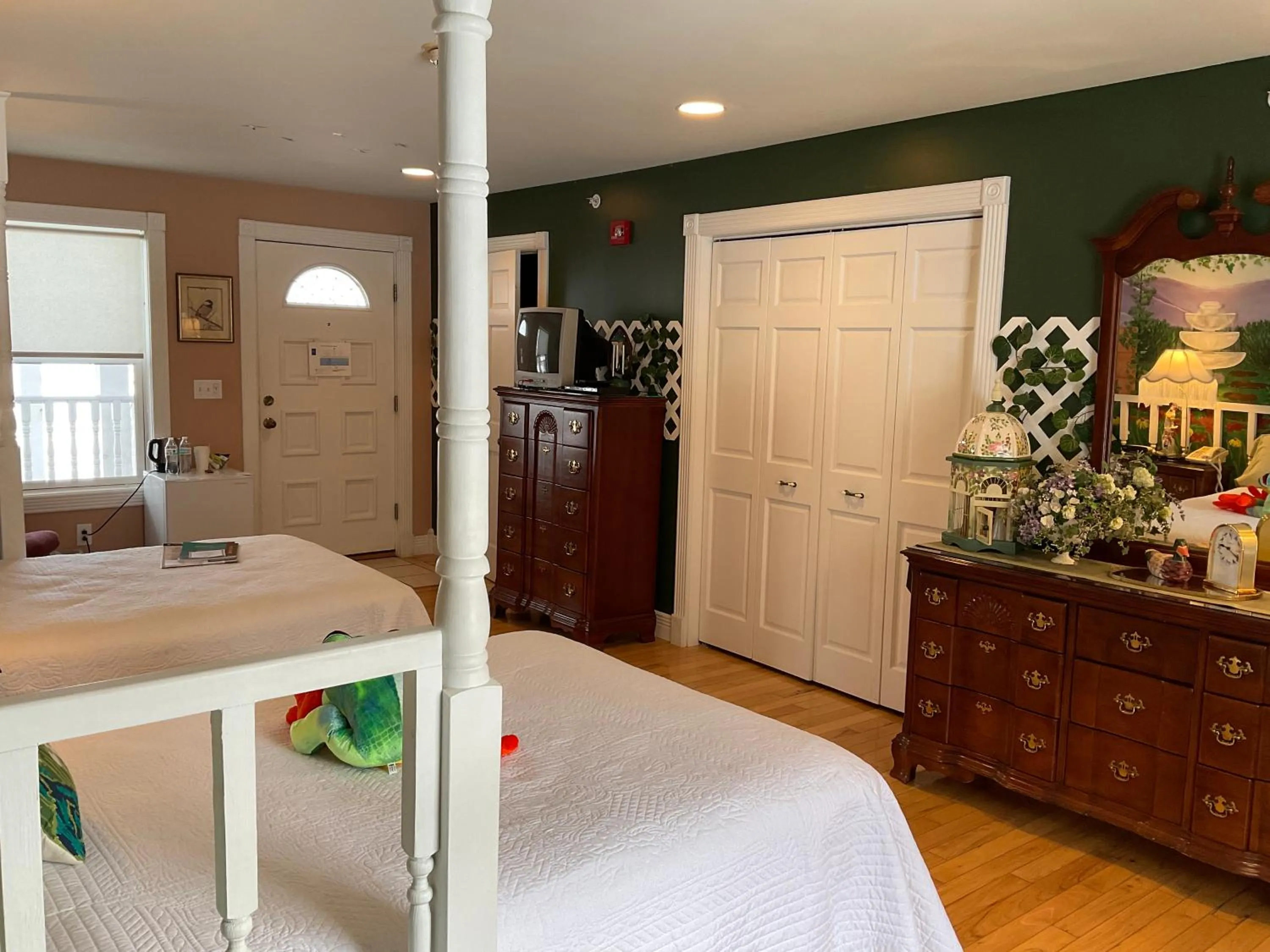 Bed in Mountain Quest Inn