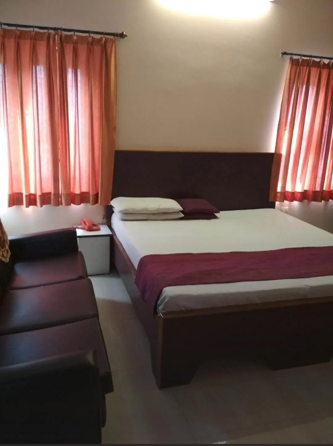 Bed in Hotel Aarjee Crescent Jaipur