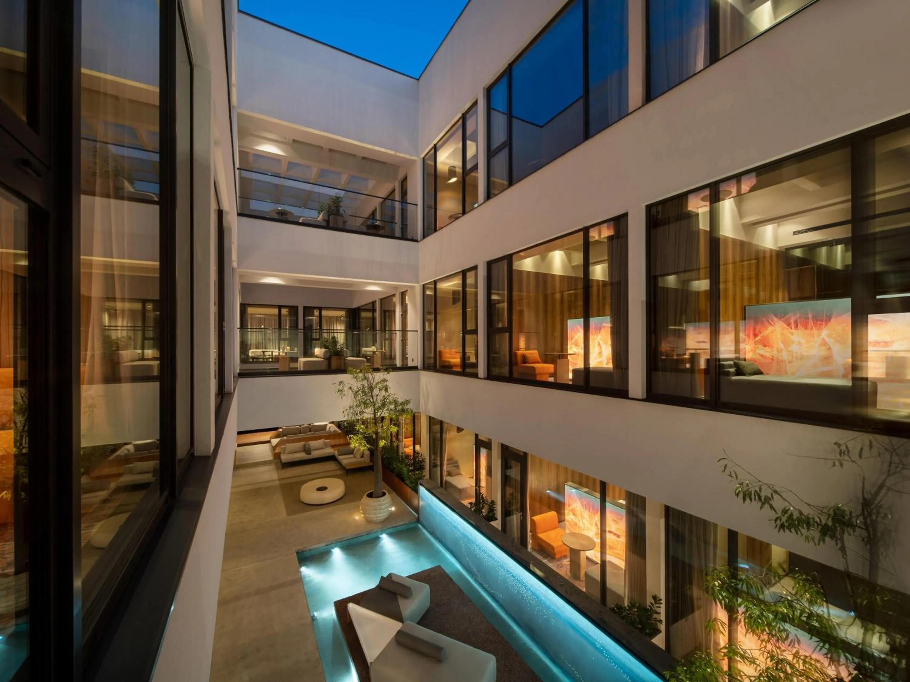 Lounge or bar in The Emporium Hotel Plovdiv - MGallery Collection