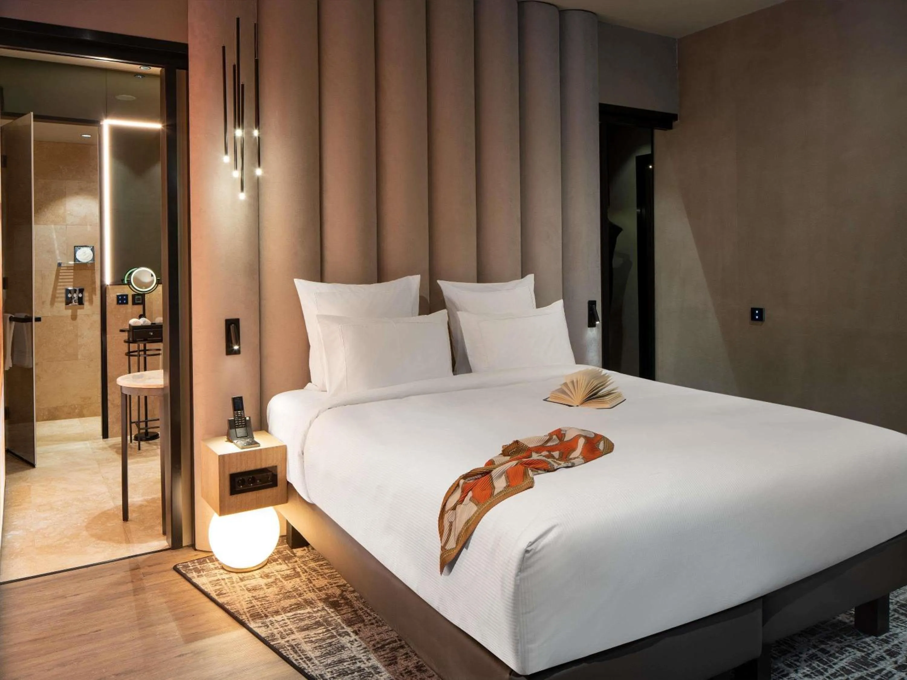 Bedroom, Bed in The Emporium Hotel Plovdiv - MGallery Collection