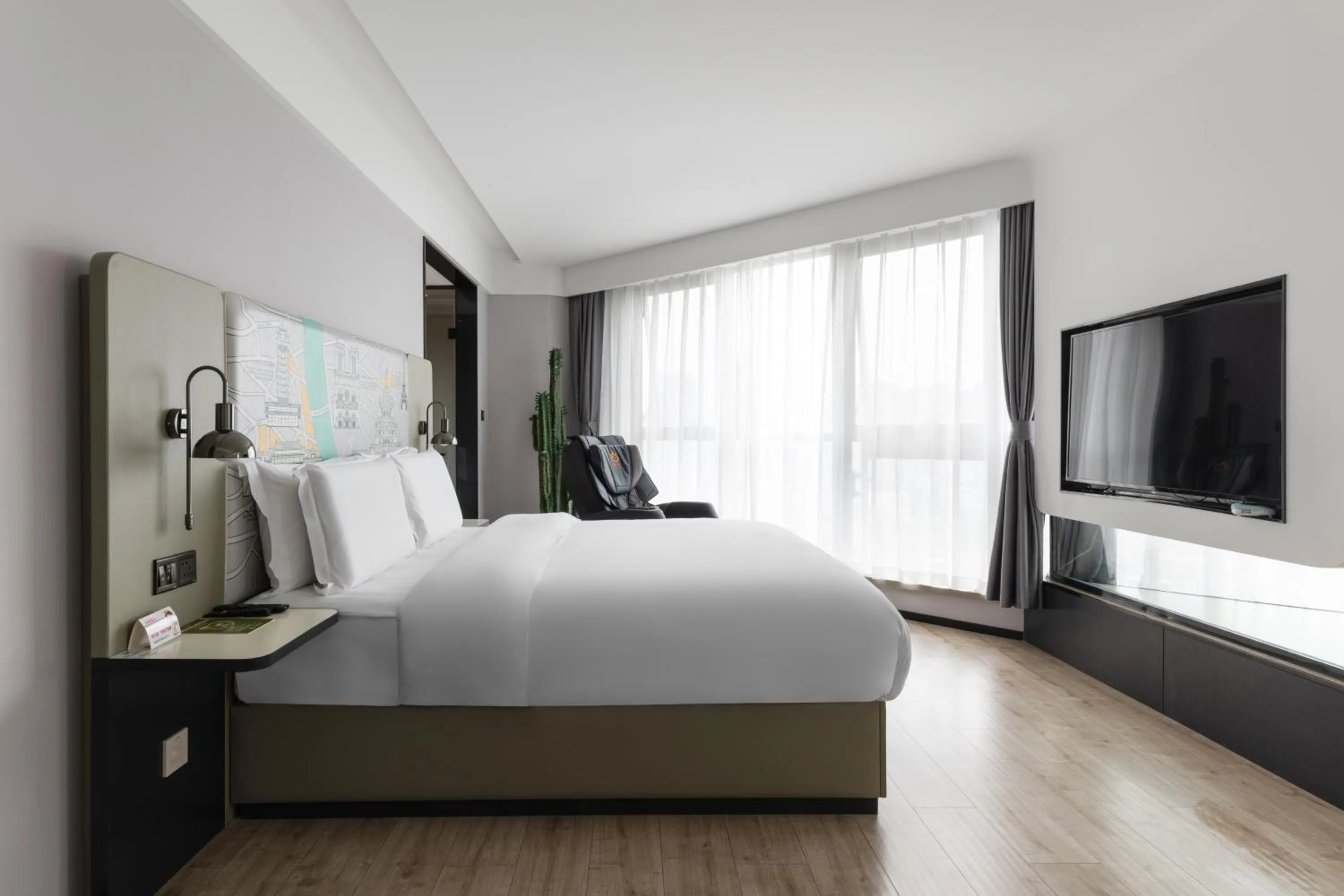 Bed in Mercure Chengdu Xindu