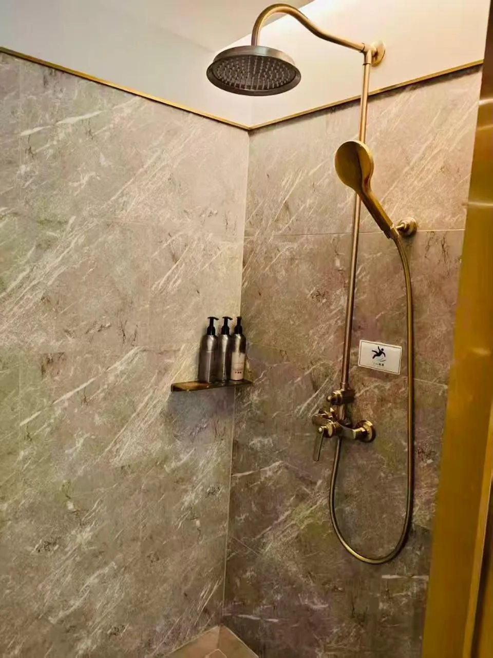 Shower in Mercure Chengdu Jinniu Wanda Plaza