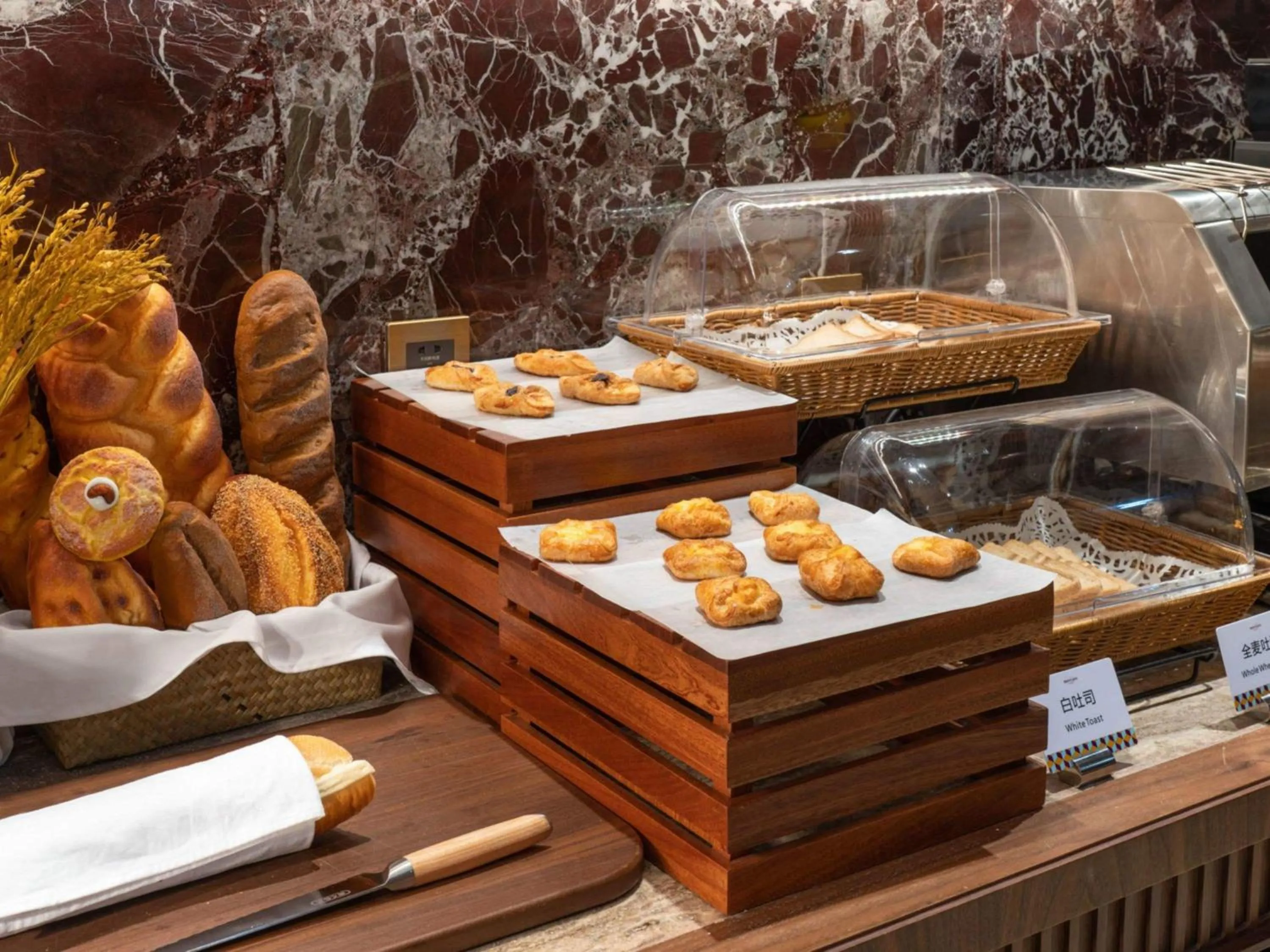 Restaurant/places to eat in Mercure Lanzhou Zhengning Road