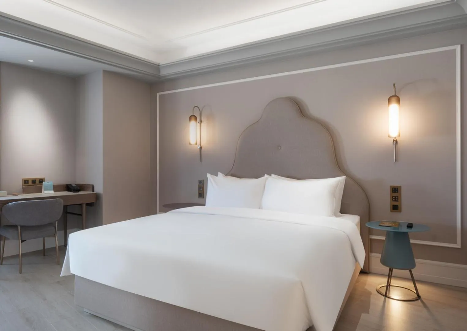 Property building in Mercure Lanzhou Zhengning Road