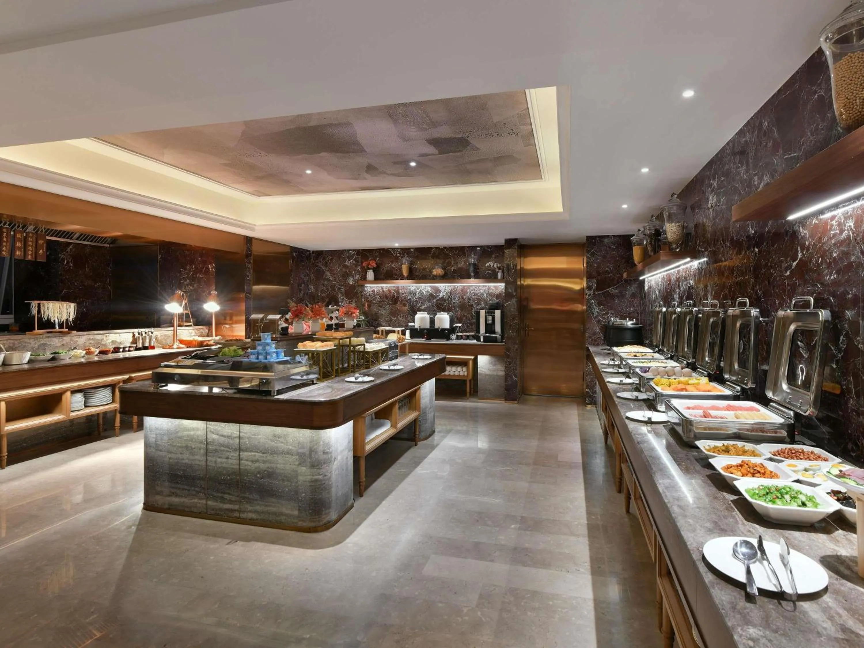 Restaurant/places to eat in Mercure Chengdu Jiuyanqiao