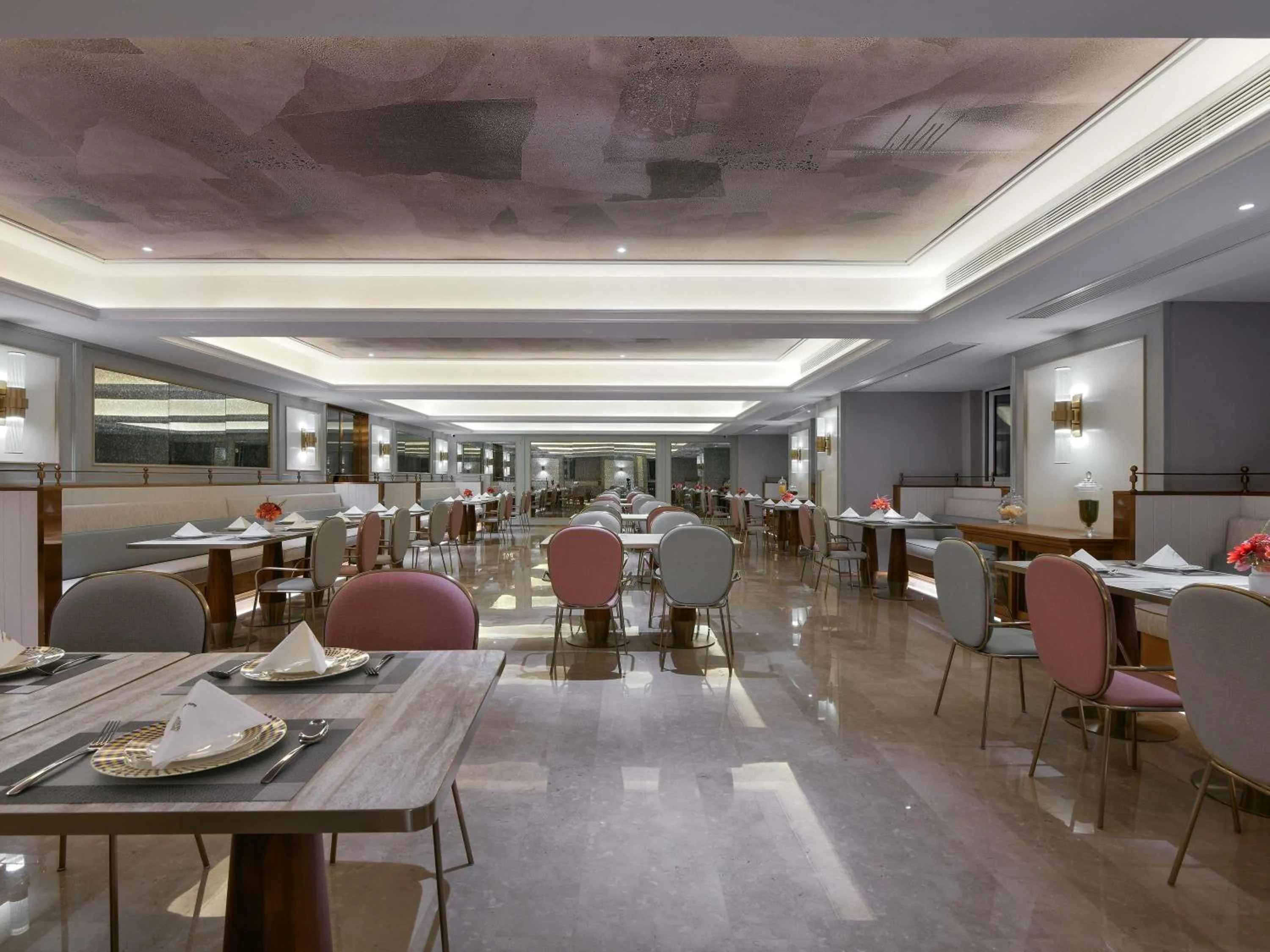 Restaurant/places to eat in Mercure Chengdu Jiuyanqiao