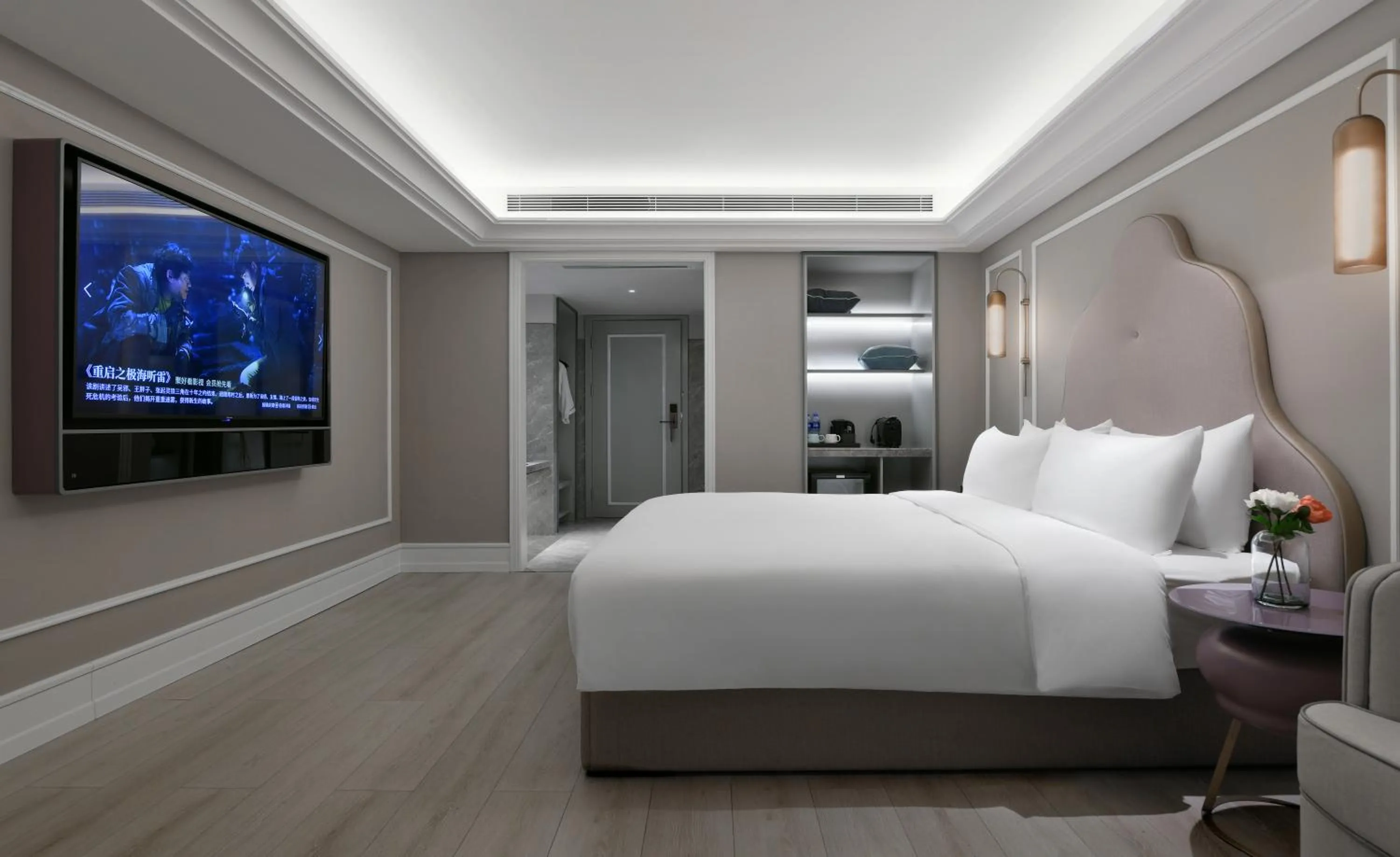 Photo of the whole room, Bed in Mercure Chengdu Jiuyanqiao