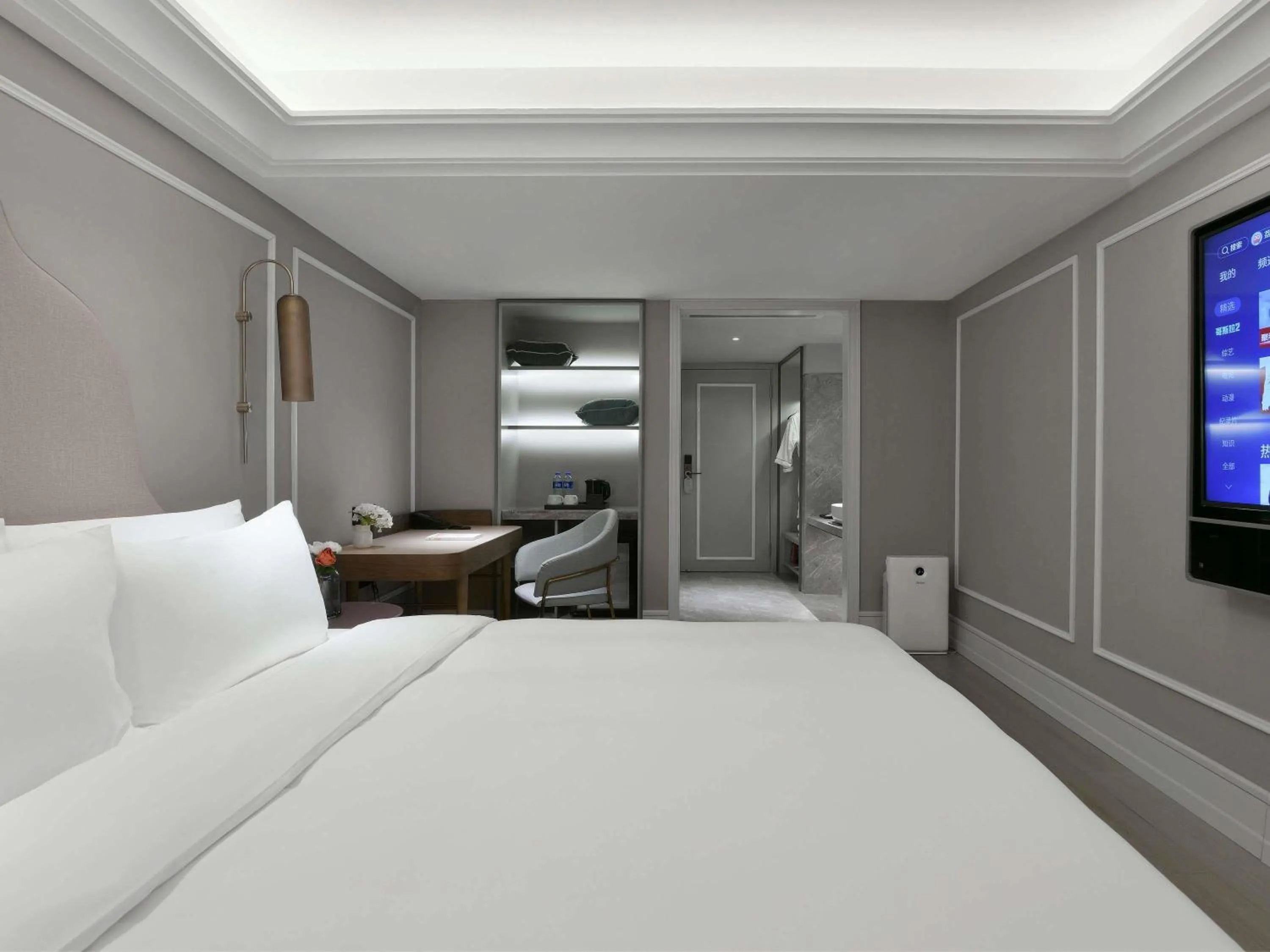 Property building, Bed in Mercure Chengdu Jiuyanqiao