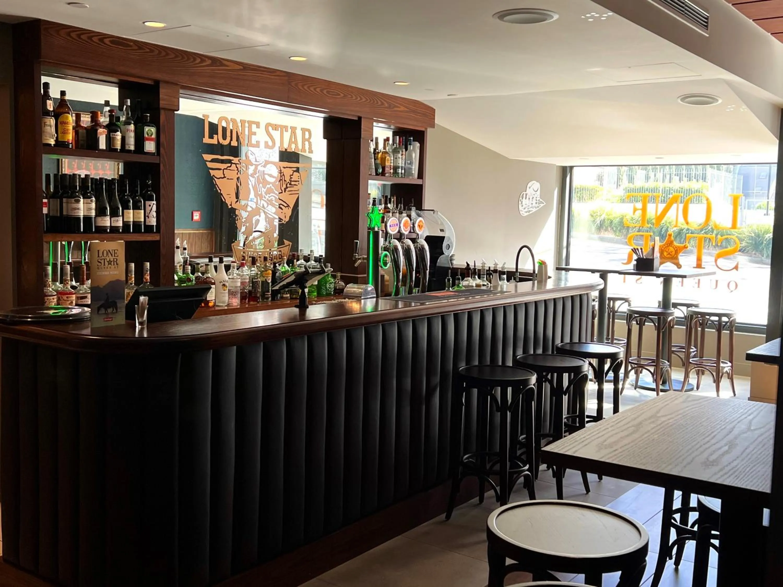 Restaurant/places to eat in Mercure Auckland Queen Street