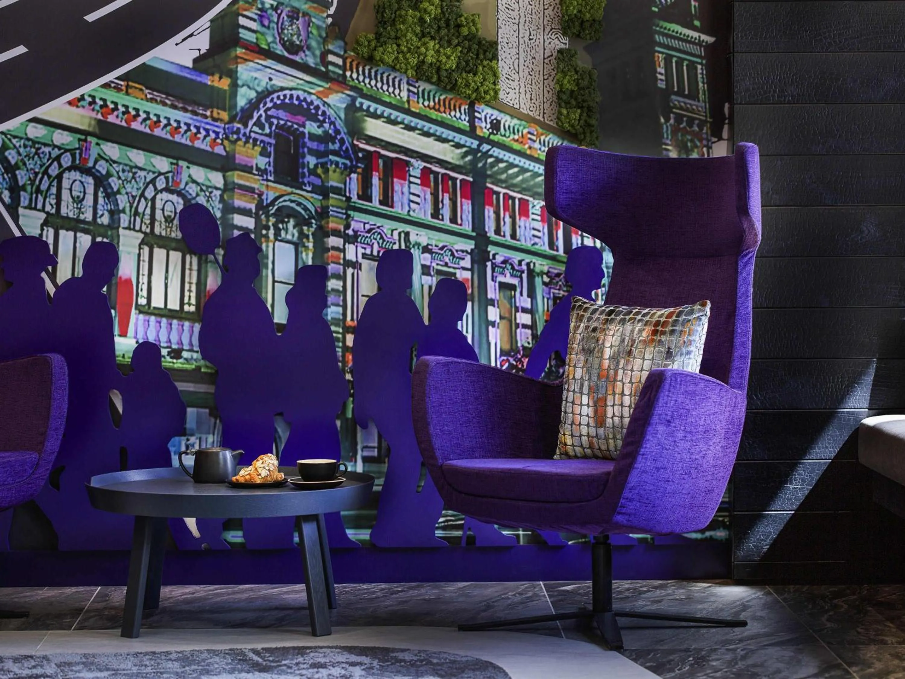 Property building in Mercure Auckland Queen Street