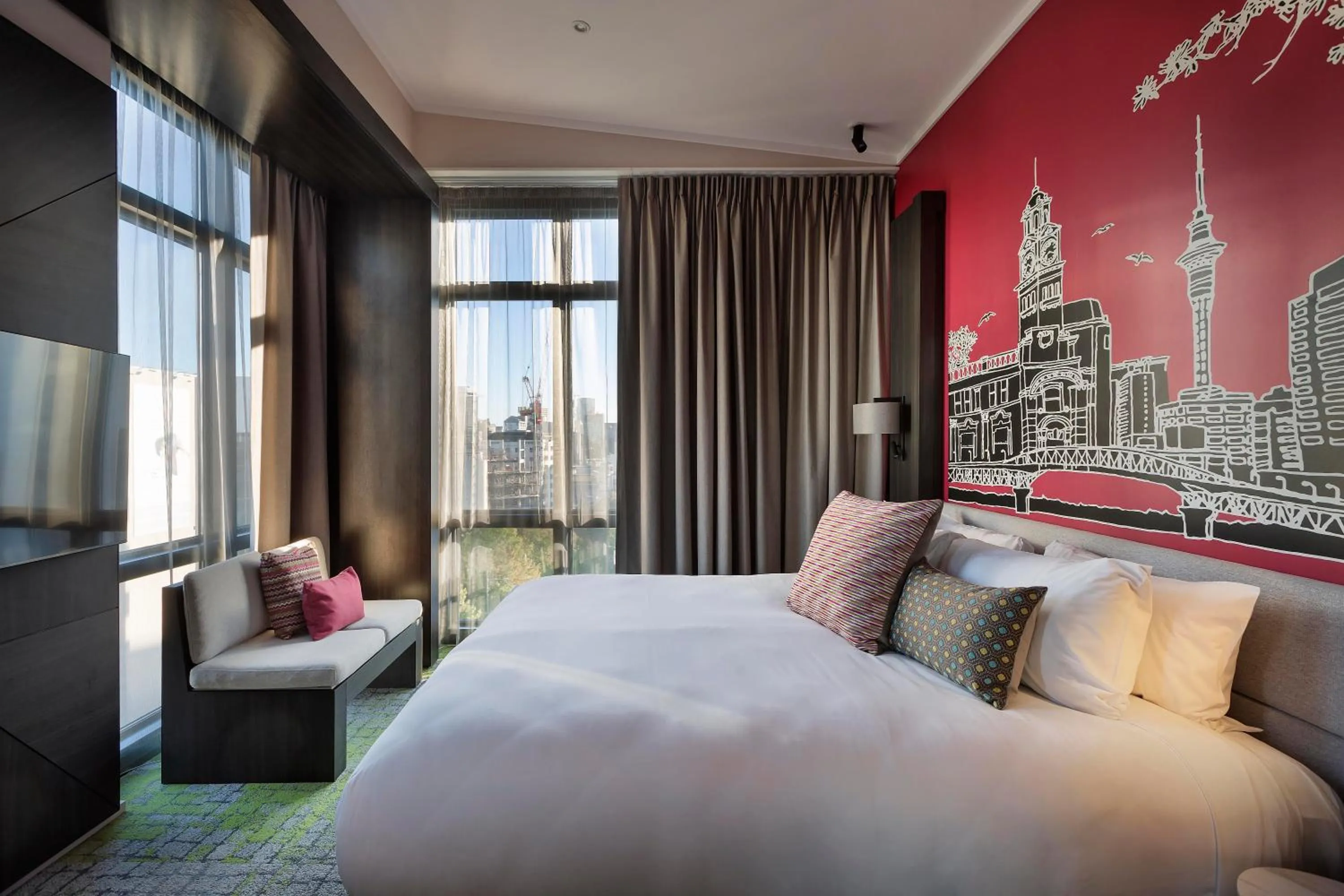 Bedroom, Bed in Mercure Auckland Queen Street