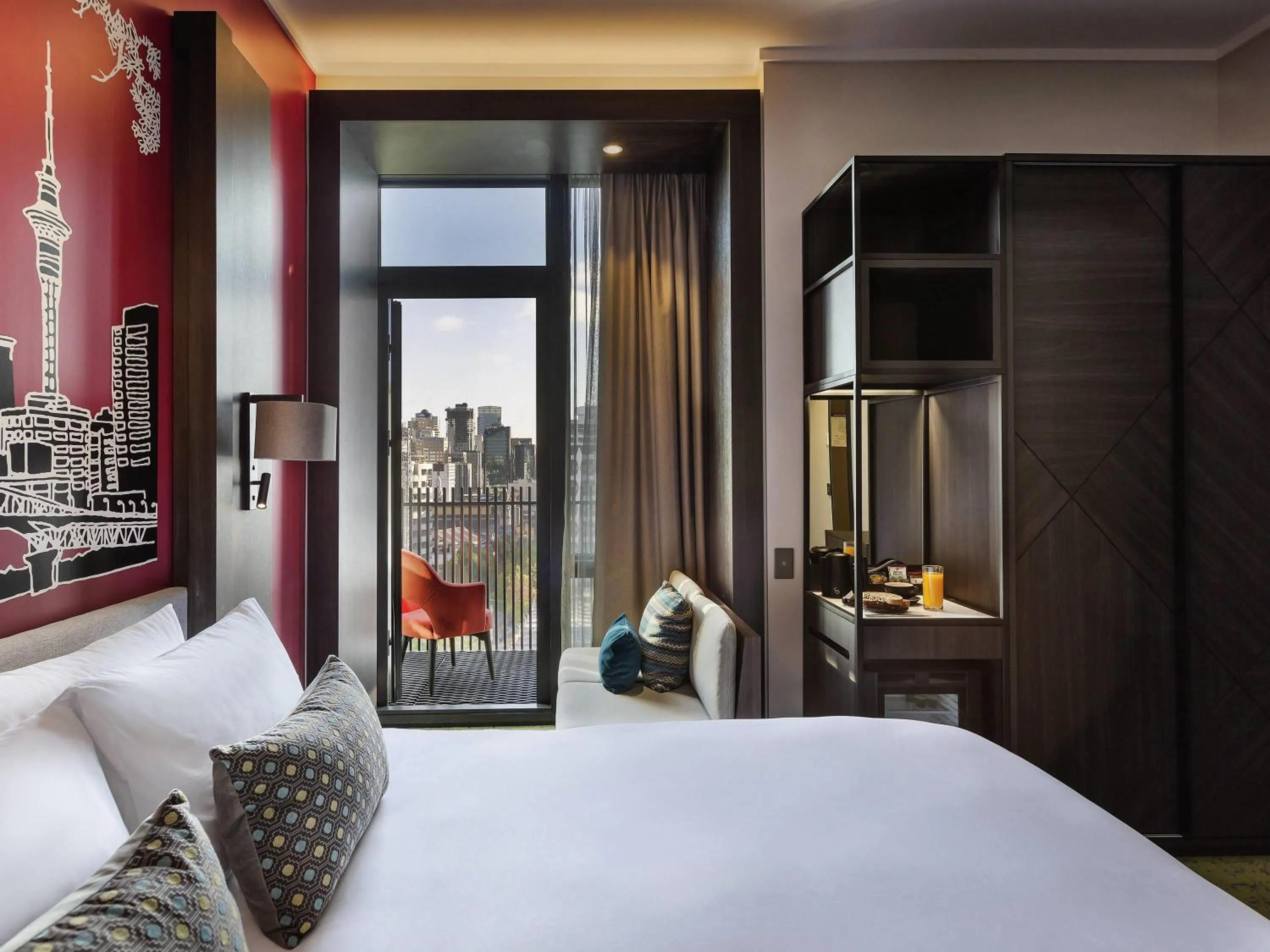 Property building, Bed in Mercure Auckland Queen Street