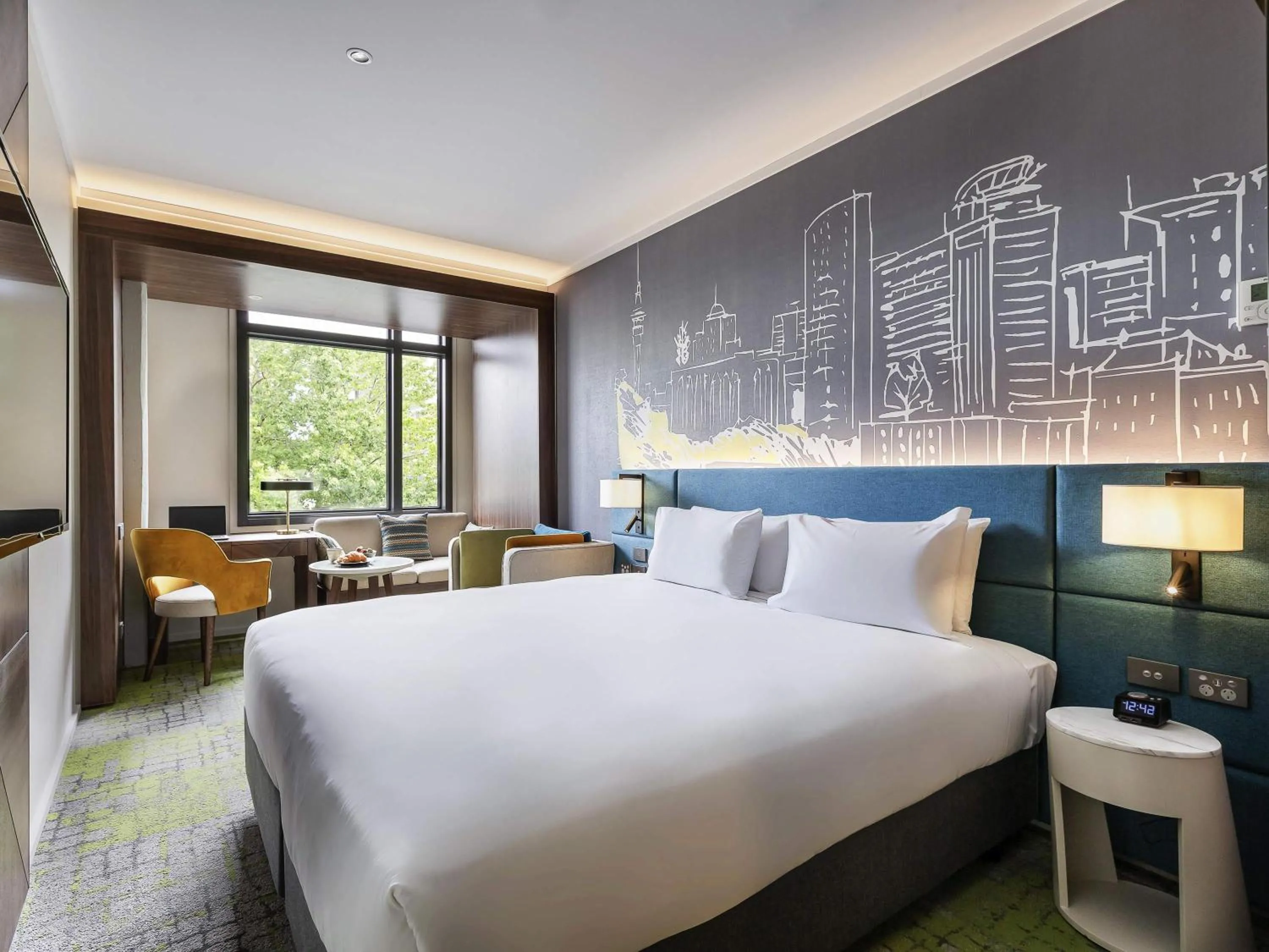 Bedroom, Bed in Mercure Auckland Queen Street