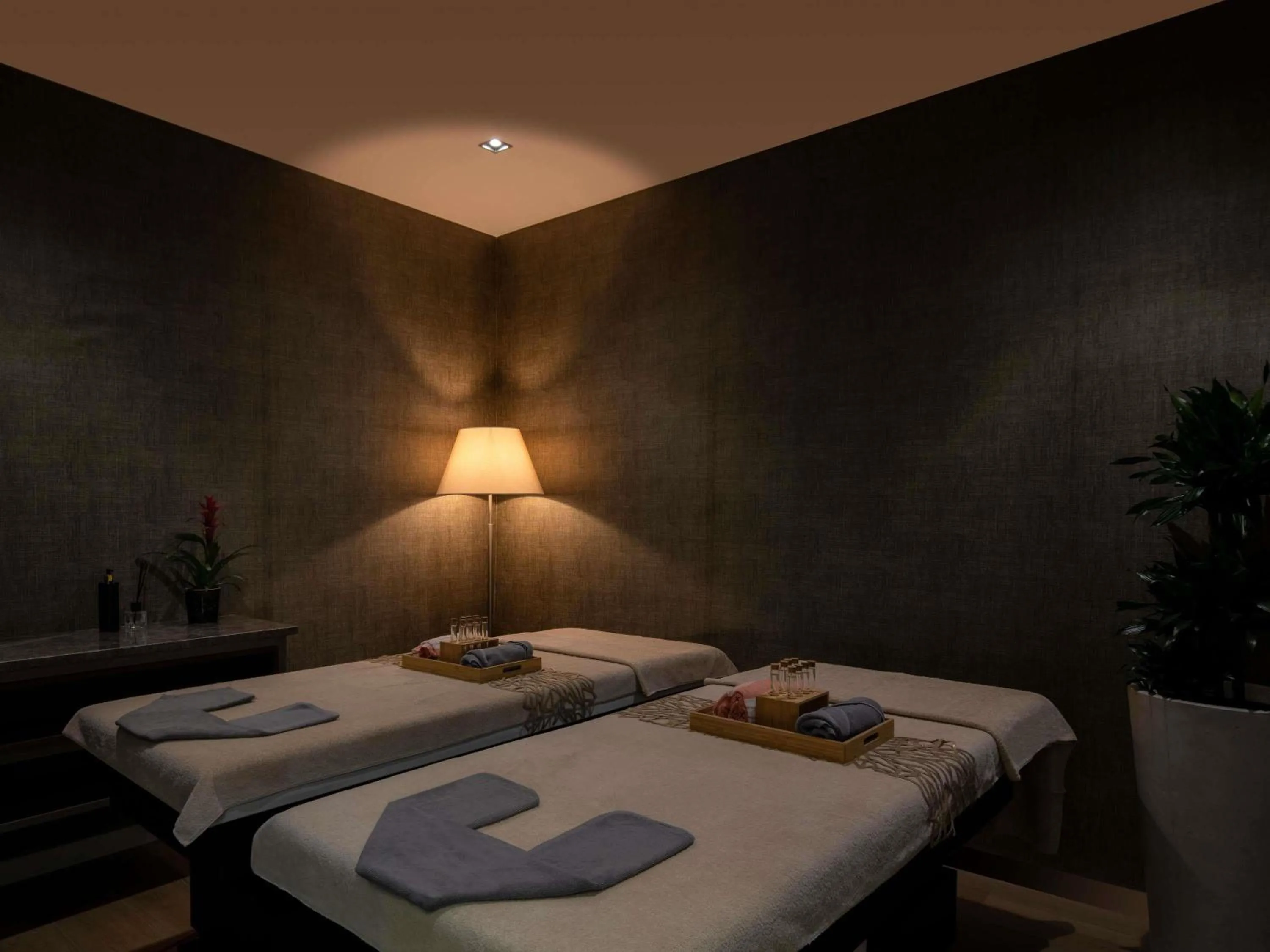 Spa and wellness centre/facilities, Bed in Movenpick Living Istanbul West