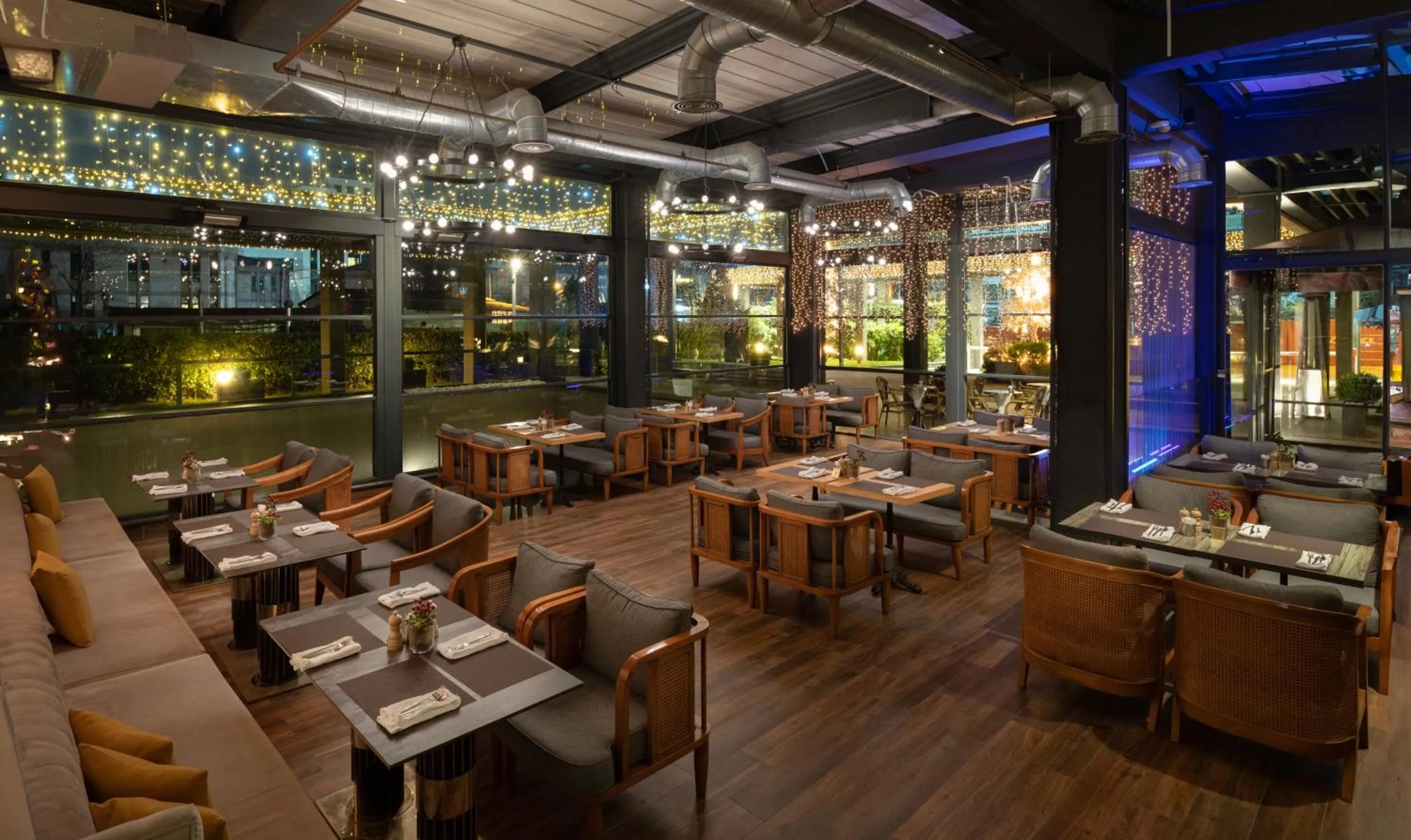 Restaurant/places to eat in Movenpick Living Istanbul West