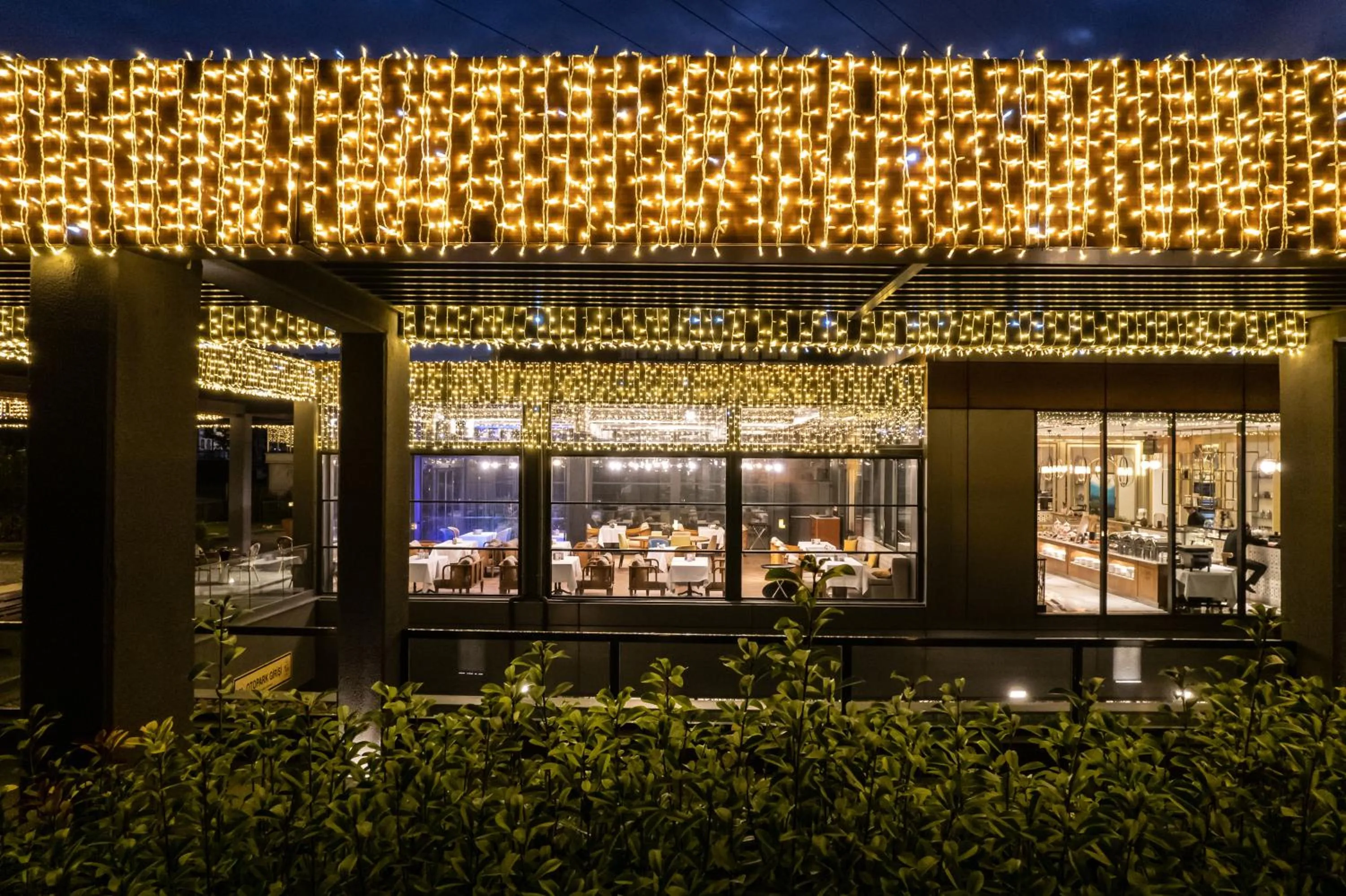 Restaurant/places to eat in Movenpick Living Istanbul West