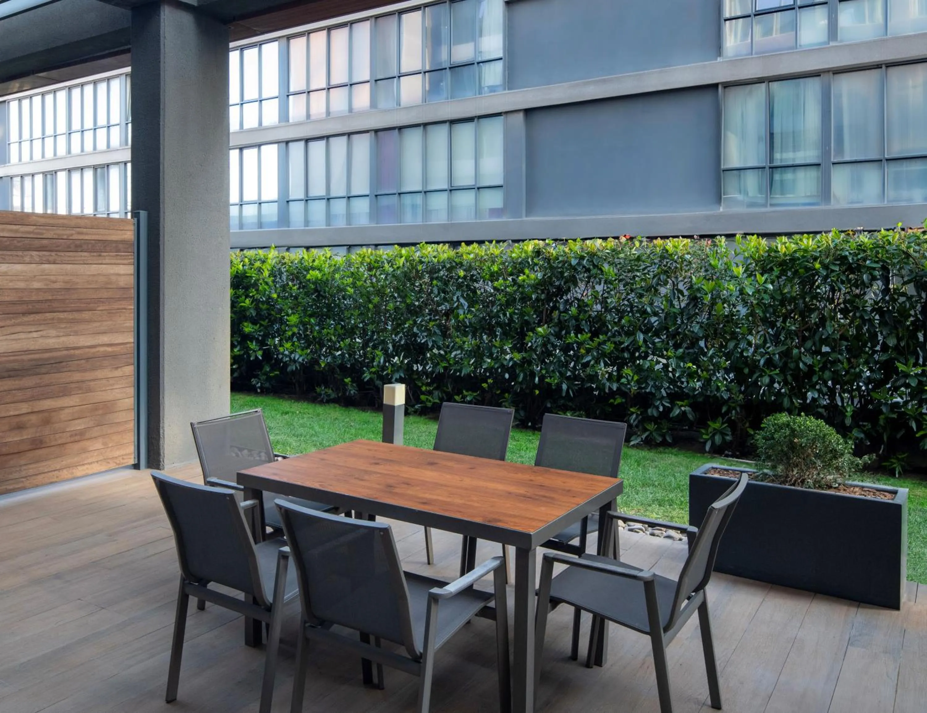 Garden in Movenpick Living Istanbul West